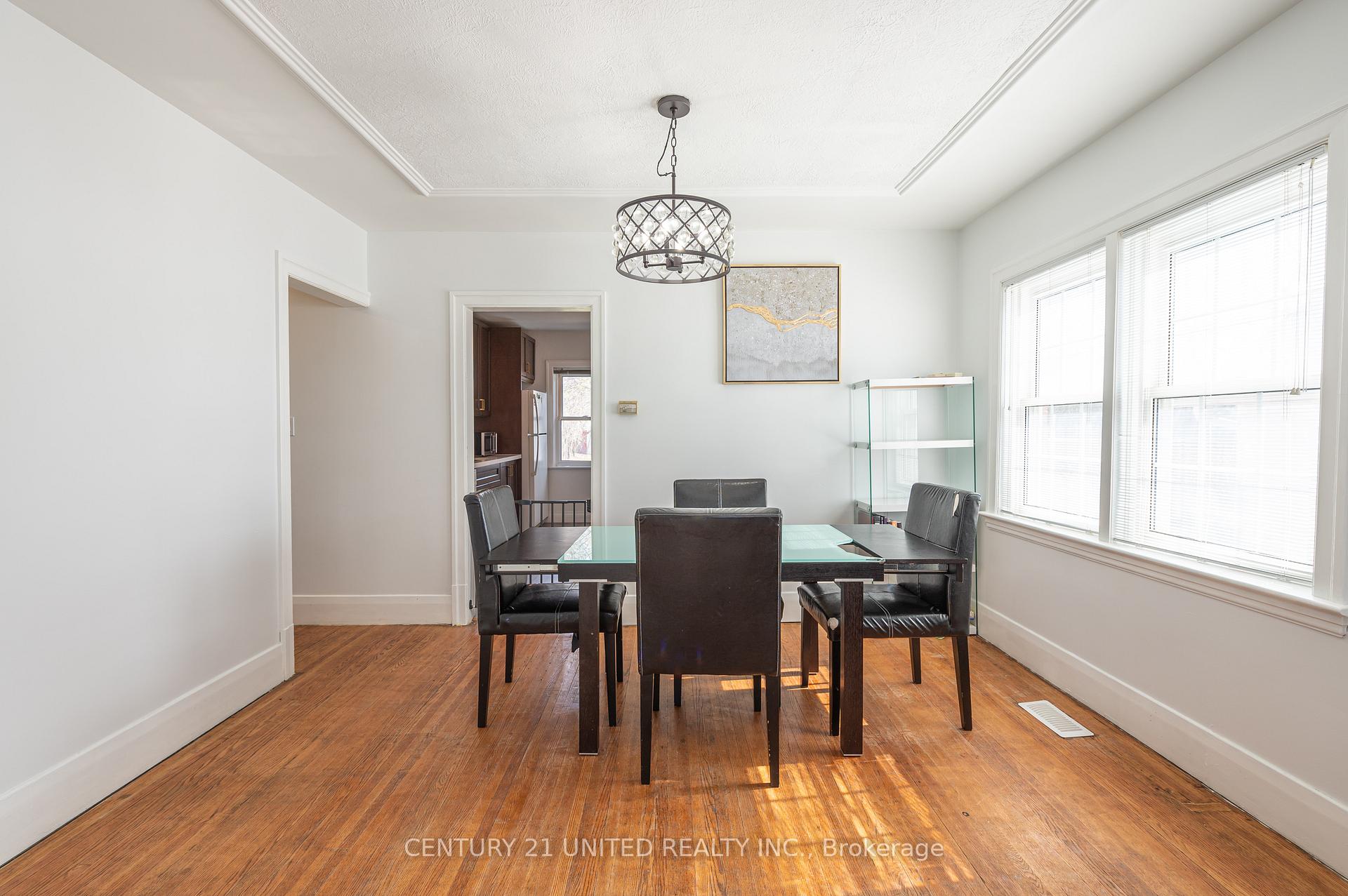 Photo 9 of 741 Third Avenue, Peterborough, Otonabee Ward 1 — HOMEH