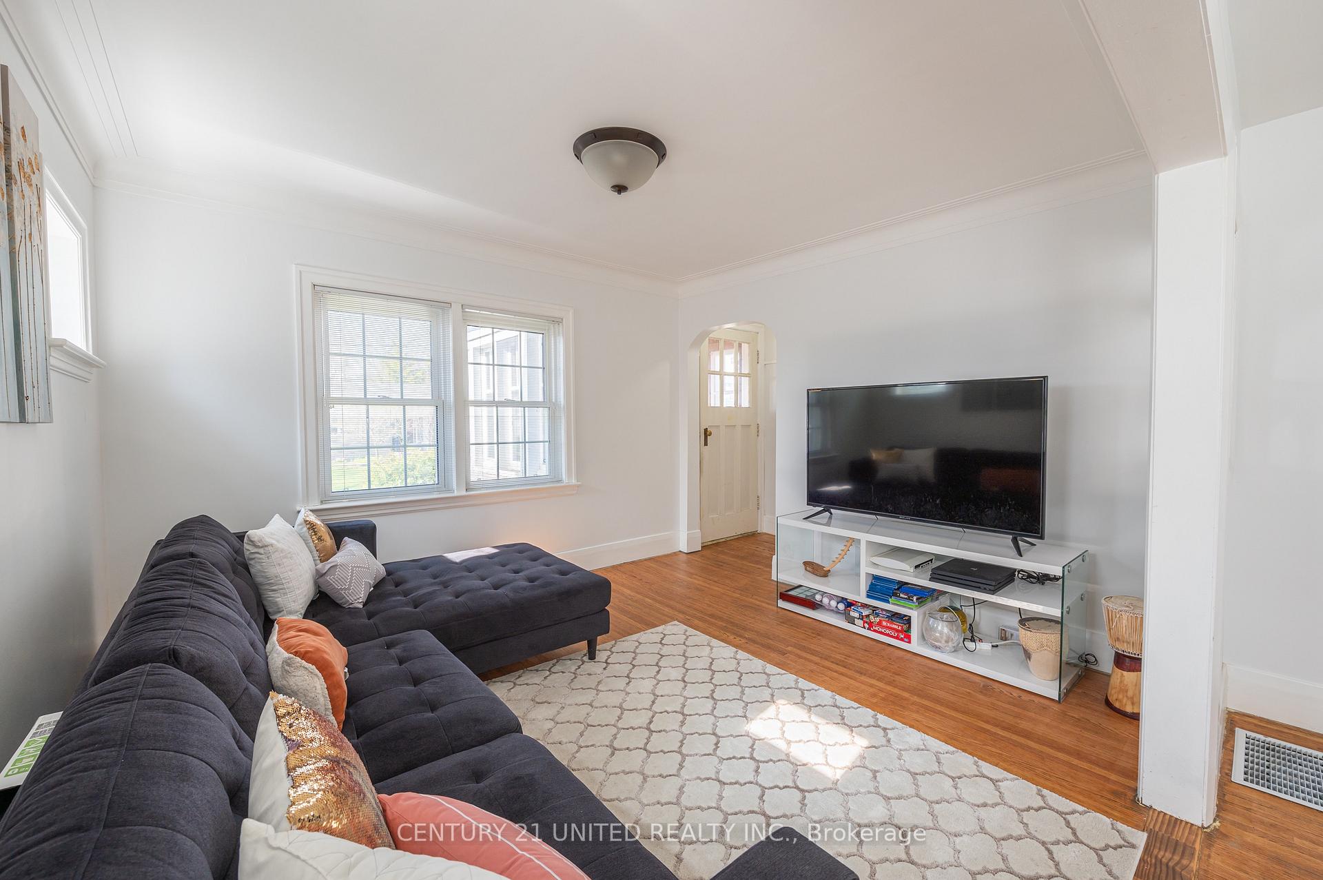 Photo 13 of 741 Third Avenue, Peterborough, Otonabee Ward 1 — HOMEH