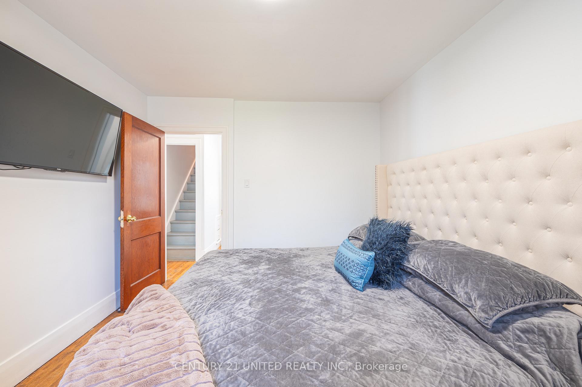 Photo 16 of 741 Third Avenue, Peterborough, Otonabee Ward 1 — HOMEH