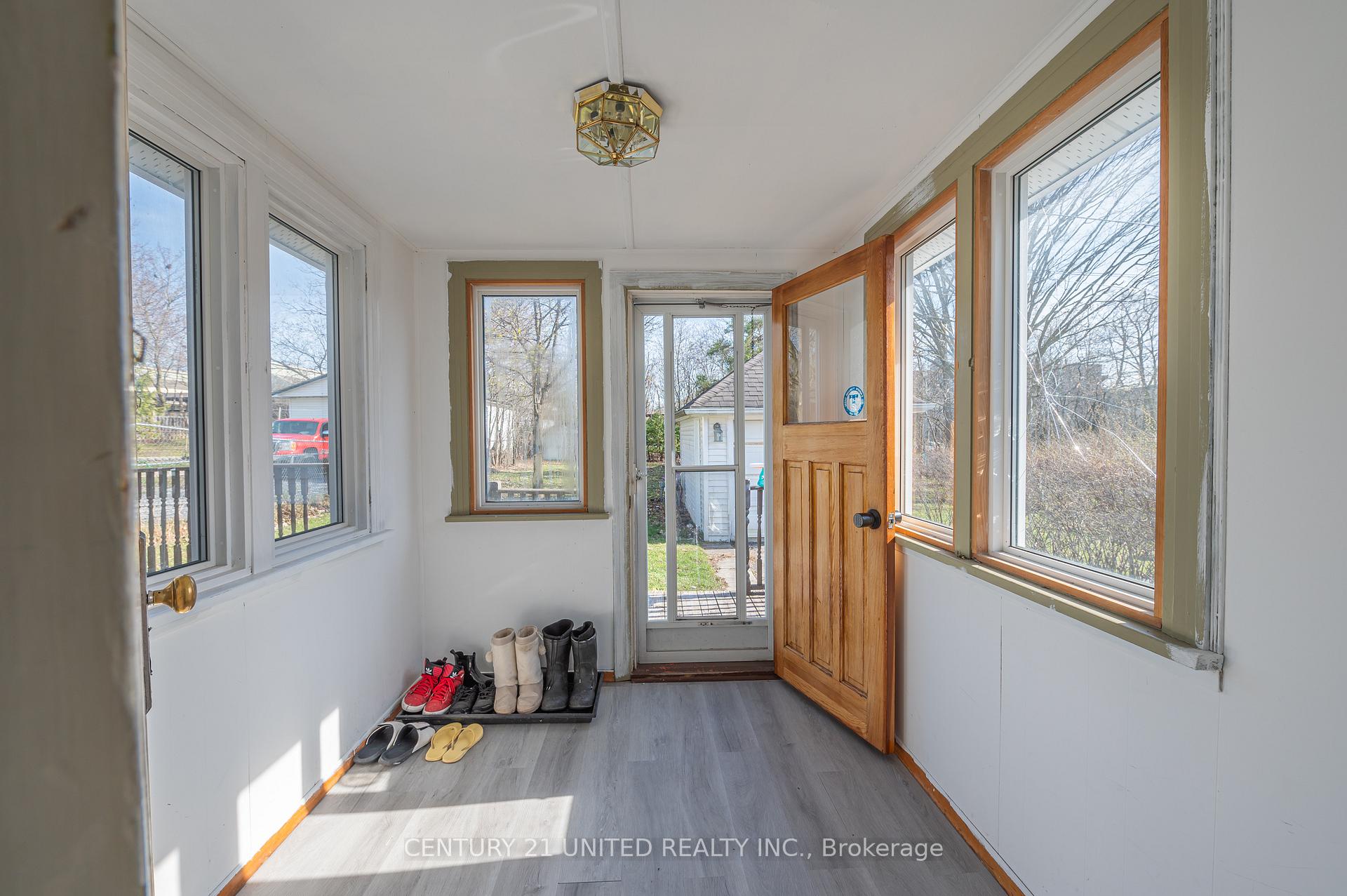 Photo 29 of 741 Third Avenue, Peterborough, Otonabee Ward 1 — HOMEH