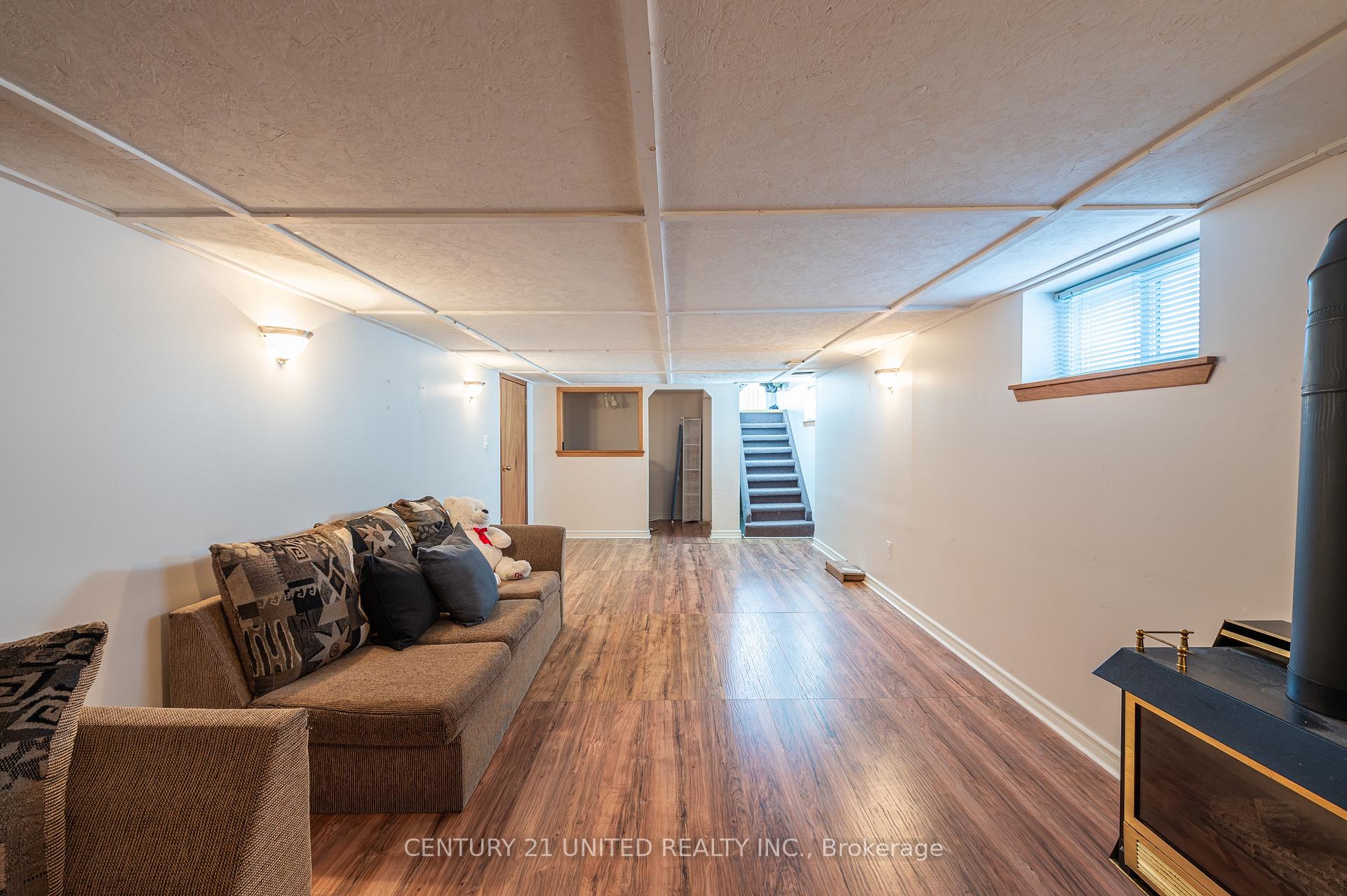 Photo 31 of 741 Third Avenue, Peterborough, Otonabee Ward 1 — HOMEH
