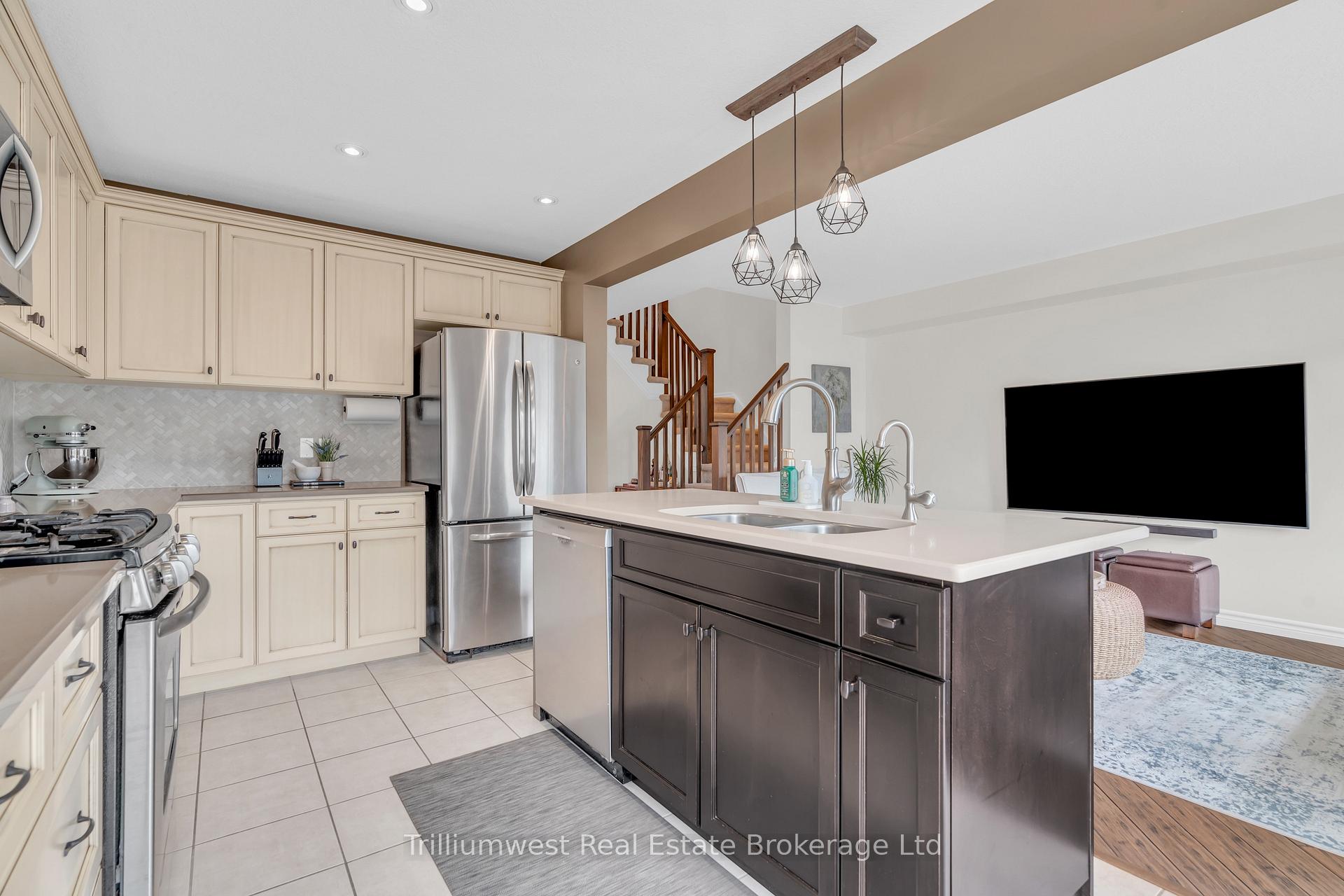 Photo 13 of 210 Couling Crescent, Guelph, Grange Road — HOMEH