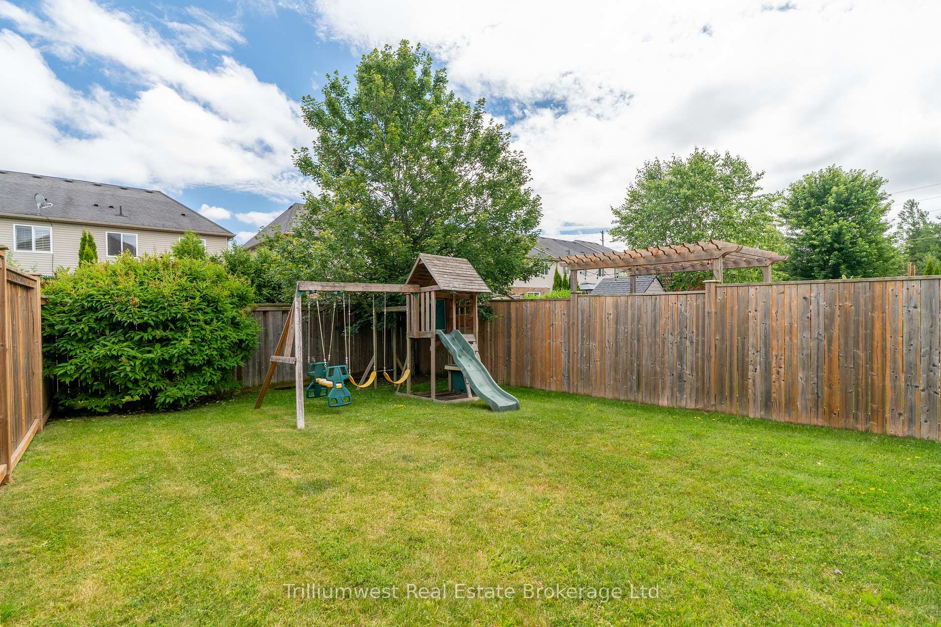 Photo 32 of 210 Couling Crescent, Guelph, Grange Road — HOMEH