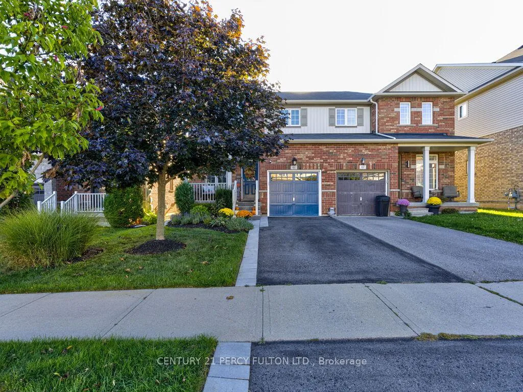 Photo 2 of 61 Bousfield Rise, Hamilton, Waterdown — HOMEH