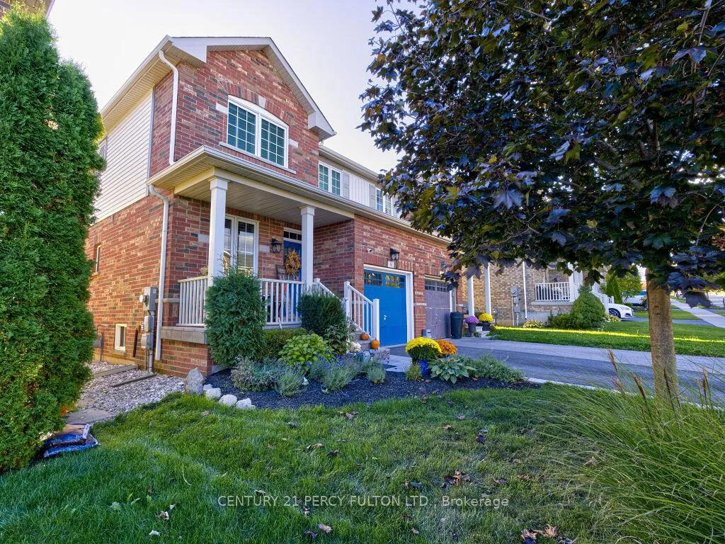 Photo 3 of 61 Bousfield Rise, Hamilton, Waterdown — HOMEH