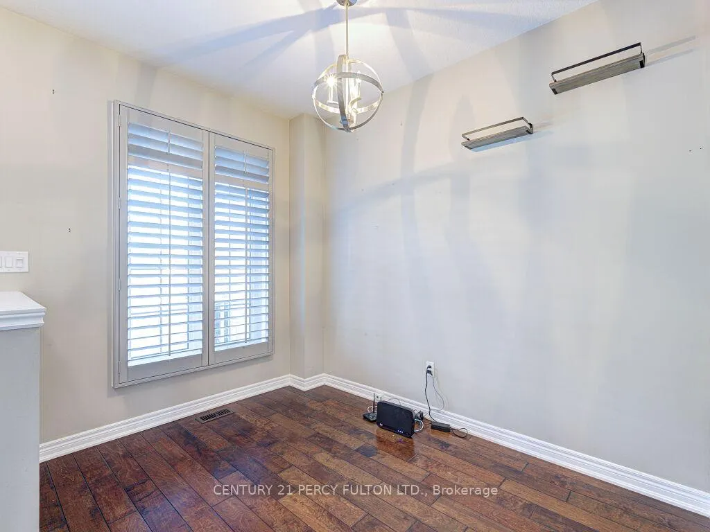 Photo 6 of 61 Bousfield Rise, Hamilton, Waterdown — HOMEH