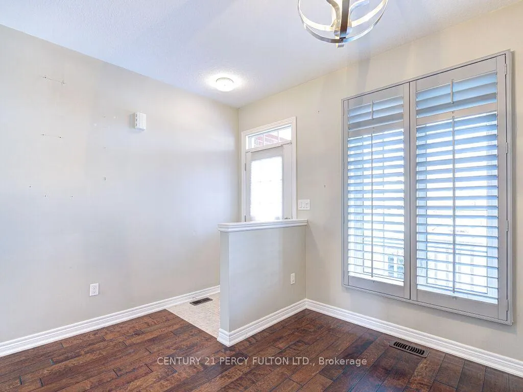 Photo 8 of 61 Bousfield Rise, Hamilton, Waterdown — HOMEH