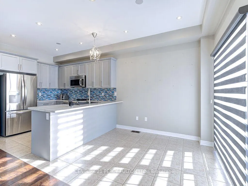 Photo 16 of 61 Bousfield Rise, Hamilton, Waterdown — HOMEH