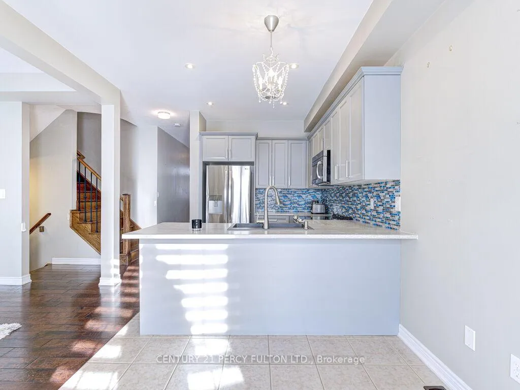 Photo 17 of 61 Bousfield Rise, Hamilton, Waterdown — HOMEH