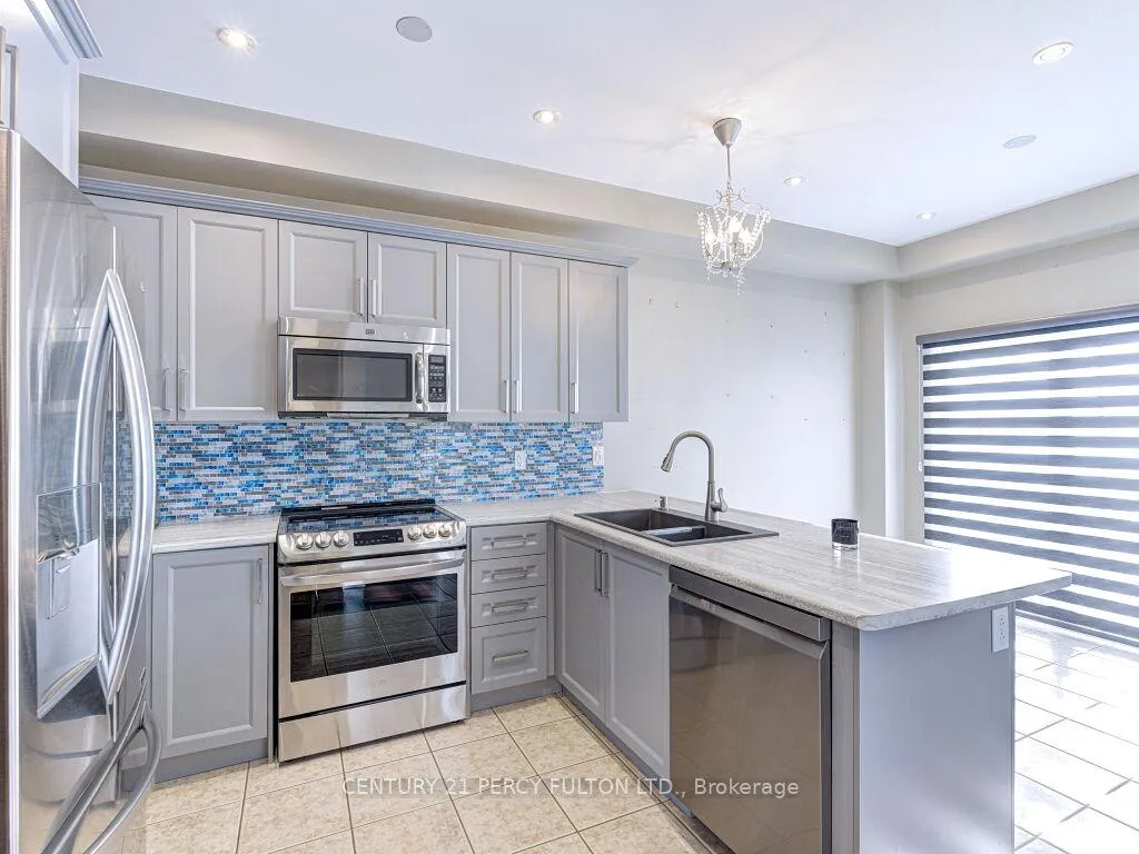 Photo 18 of 61 Bousfield Rise, Hamilton, Waterdown — HOMEH
