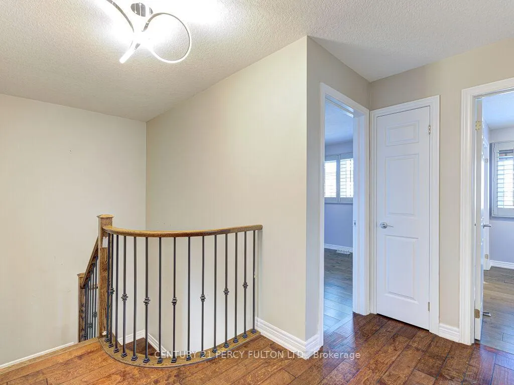 Photo 21 of 61 Bousfield Rise, Hamilton, Waterdown — HOMEH