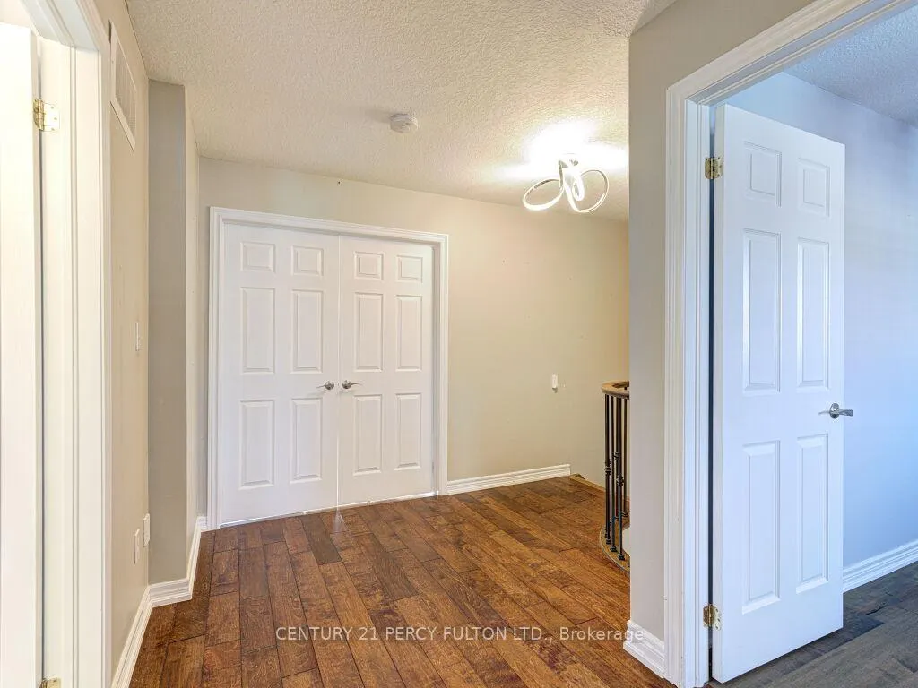Photo 23 of 61 Bousfield Rise, Hamilton, Waterdown — HOMEH