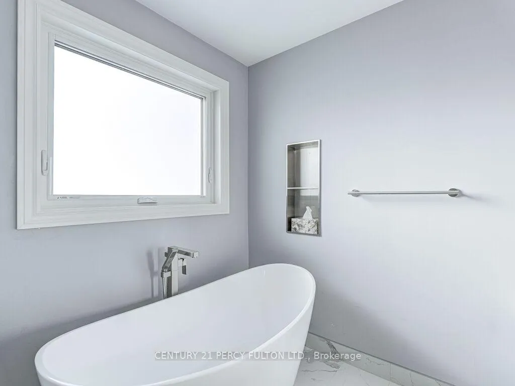 Photo 30 of 61 Bousfield Rise, Hamilton, Waterdown — HOMEH
