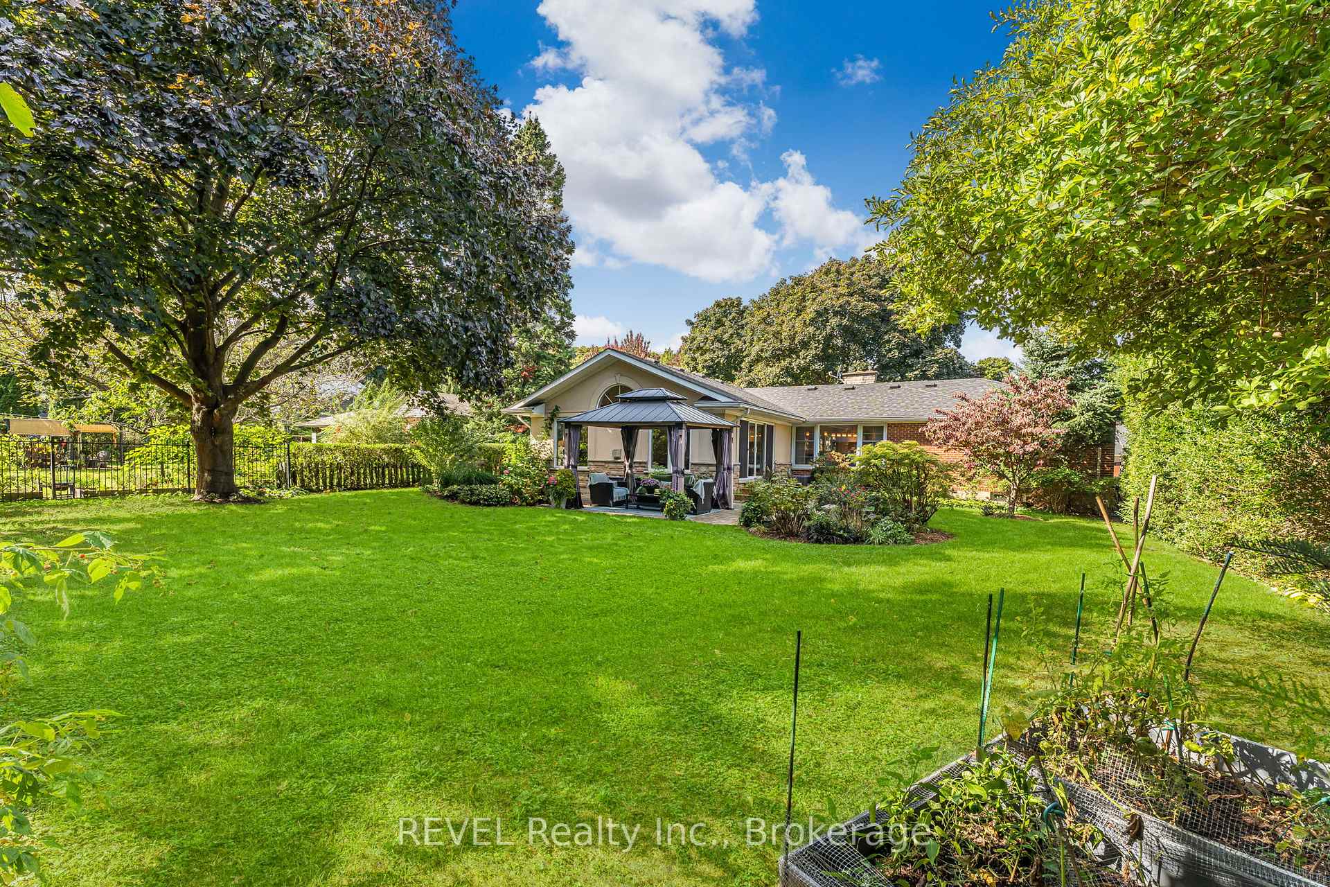 Photo 32 of 5 Cherryhill Drive, Grimsby, Grimsby East — HOMEH