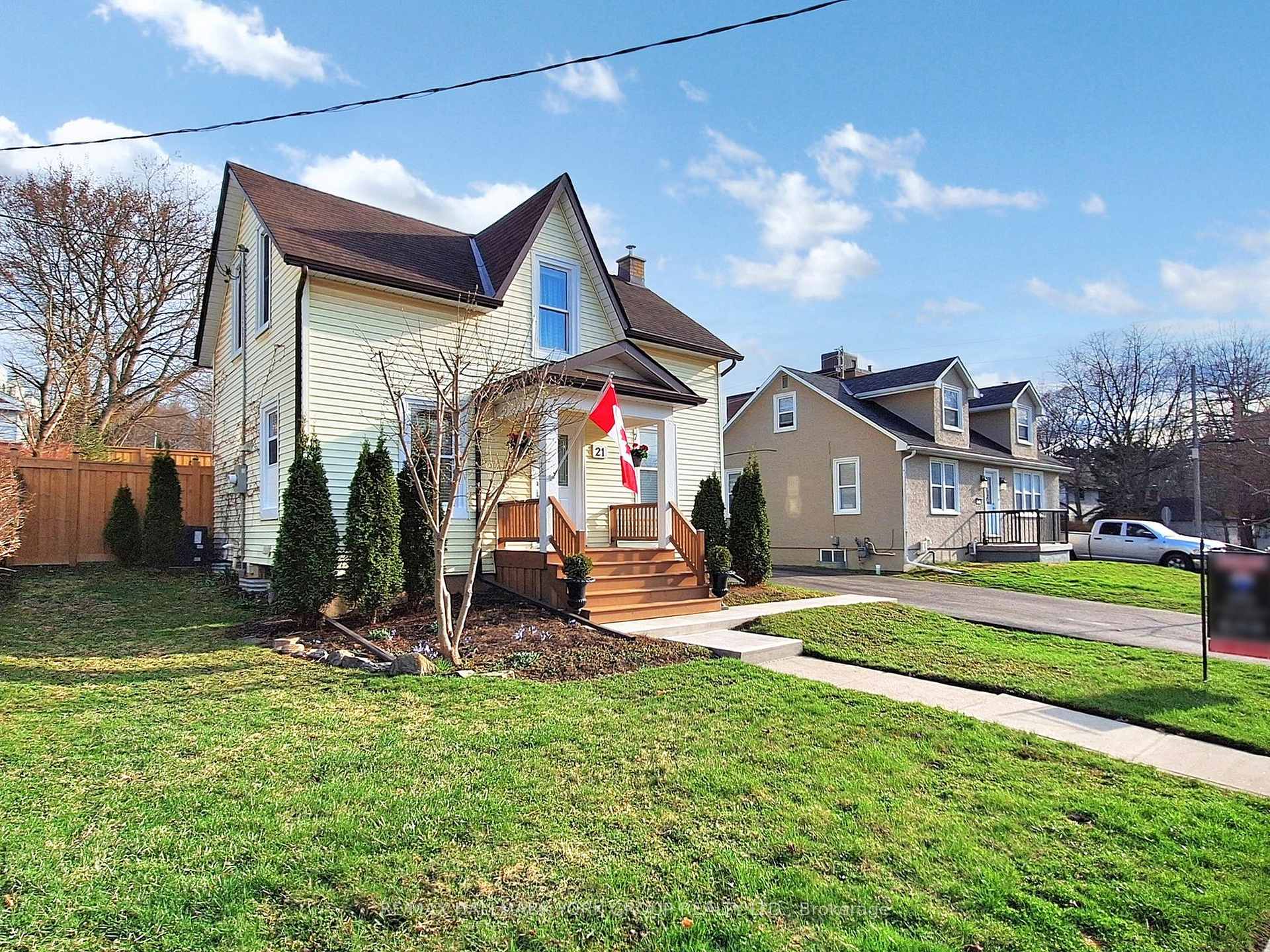 Photo 2 of 21 Irwin Avenue, Aurora, Aurora Village — HOMEH