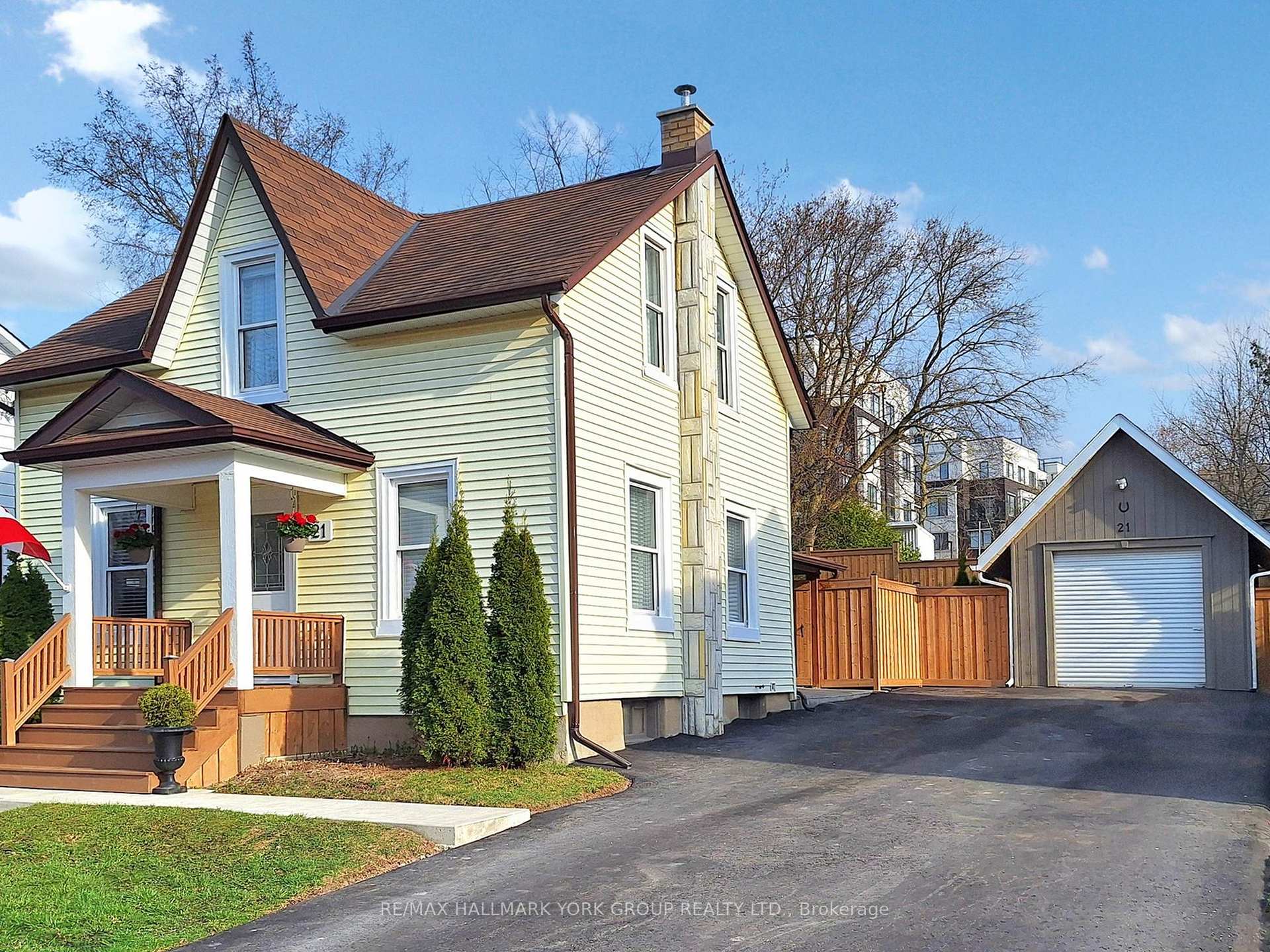 Photo 7 of 21 Irwin Avenue, Aurora, Aurora Village — HOMEH