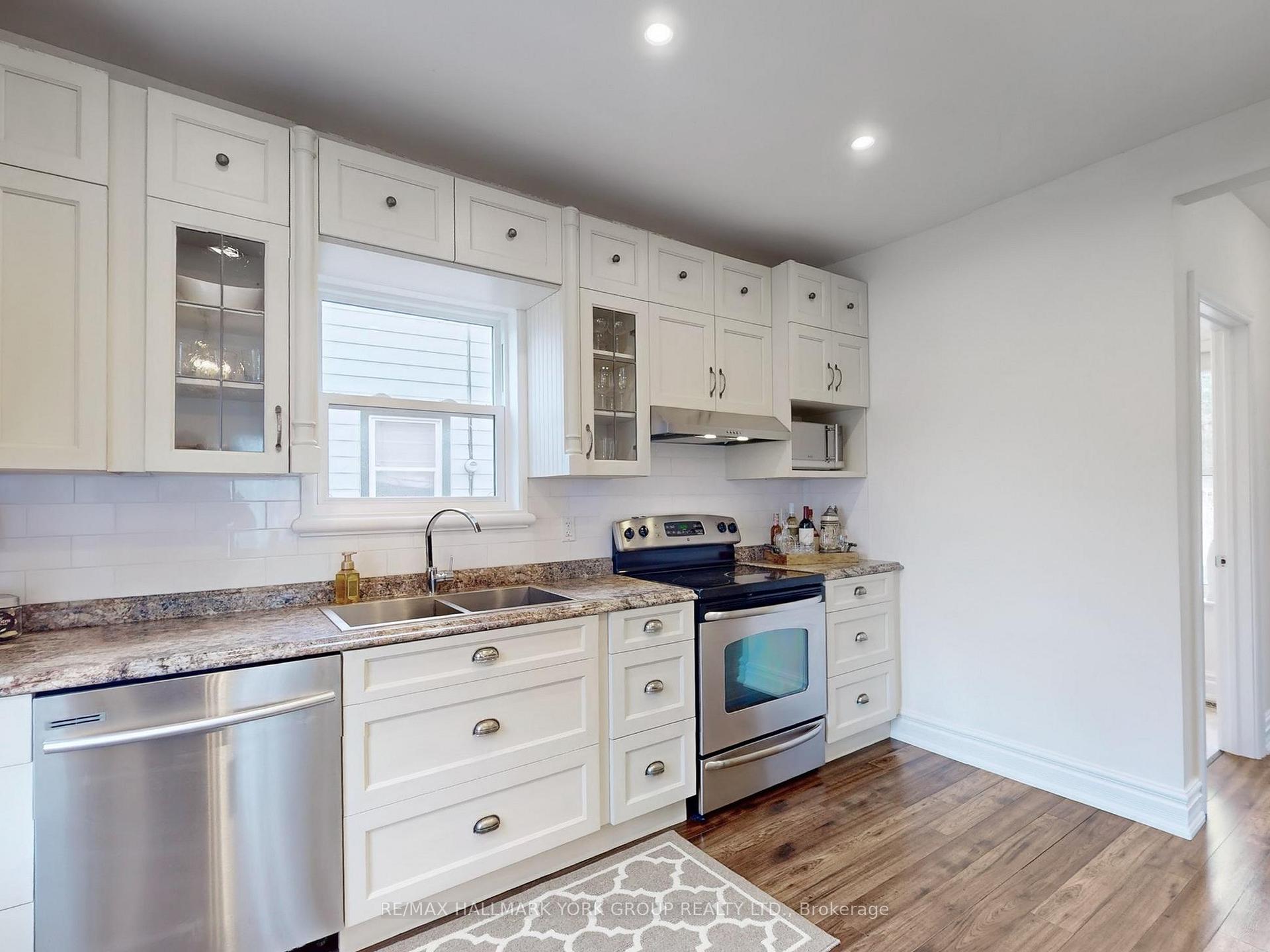 Photo 9 of 21 Irwin Avenue, Aurora, Aurora Village — HOMEH