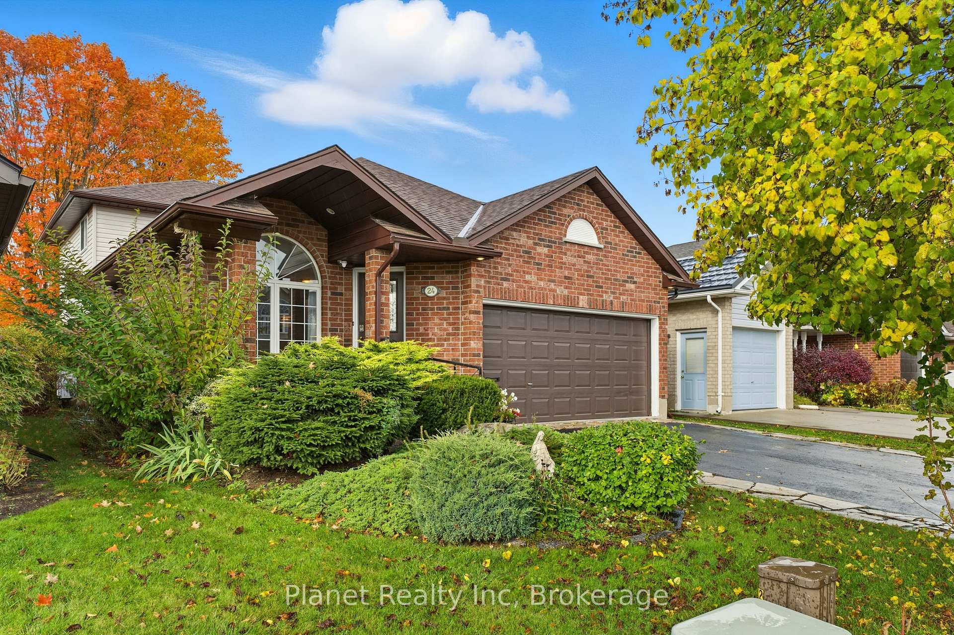 Photo 2 of 24 Fletcher Court, Guelph, Grange Road — HOMEH