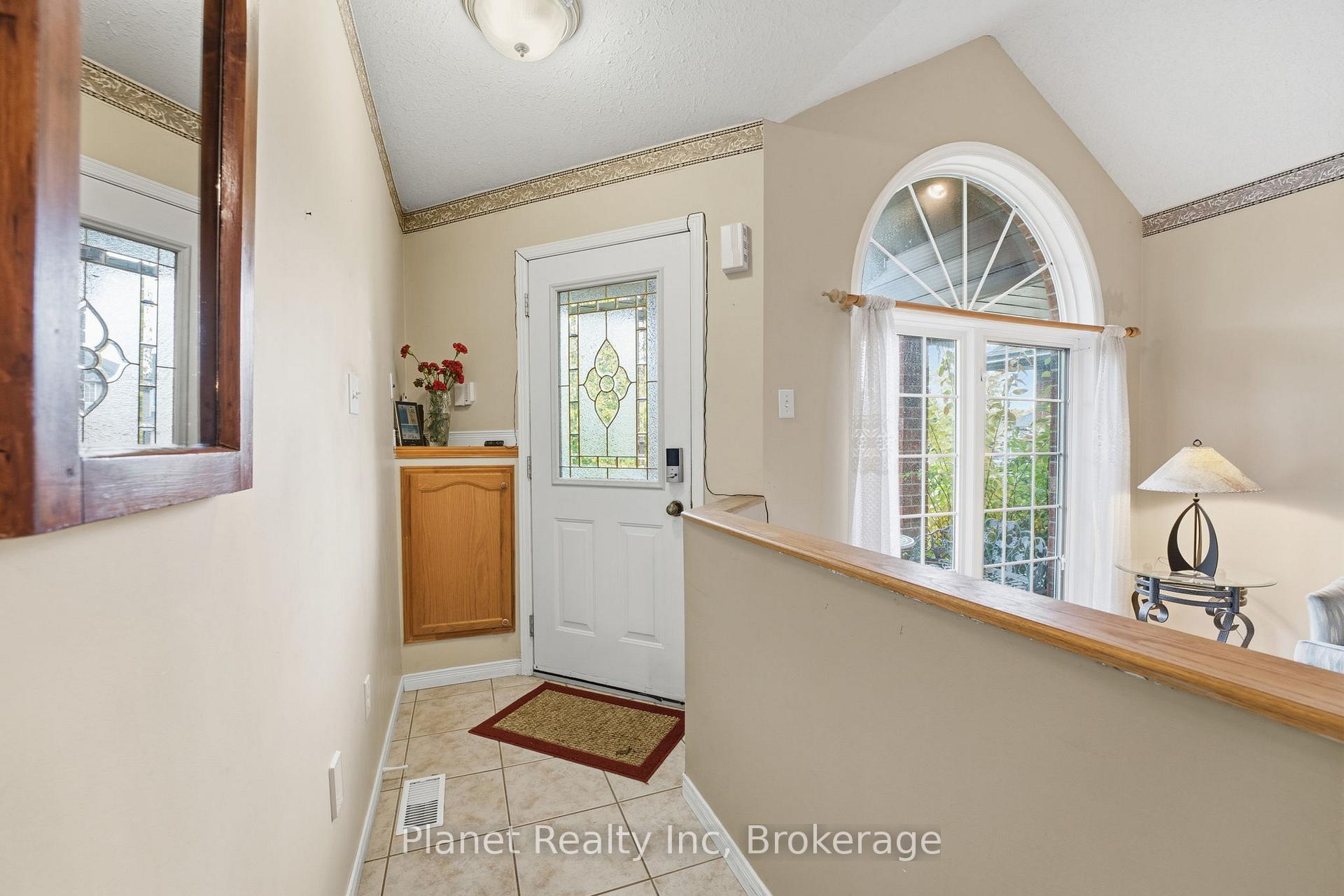 Photo 4 of 24 Fletcher Court, Guelph, Grange Road — HOMEH