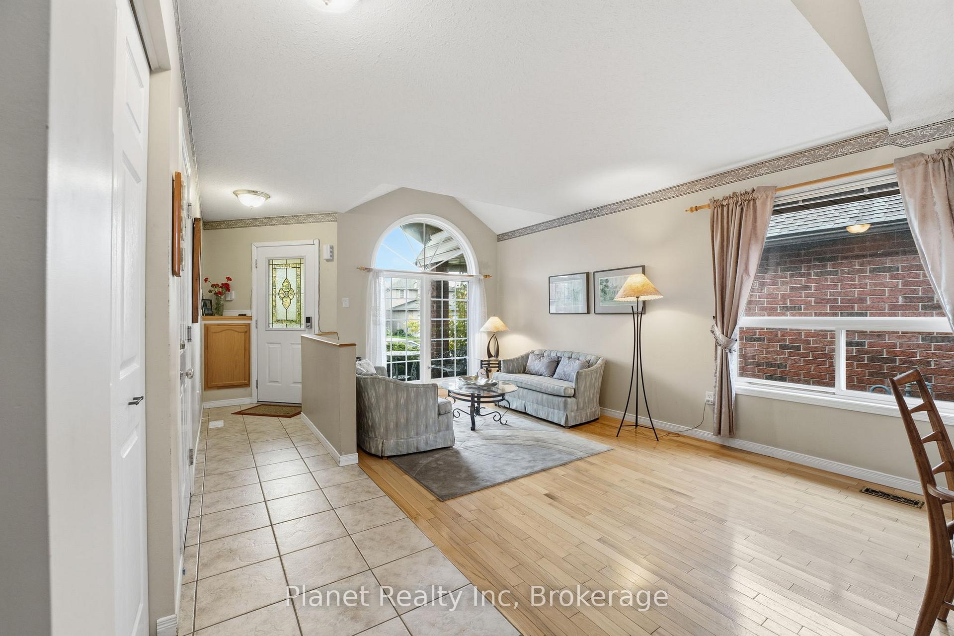 Photo 5 of 24 Fletcher Court, Guelph, Grange Road — HOMEH