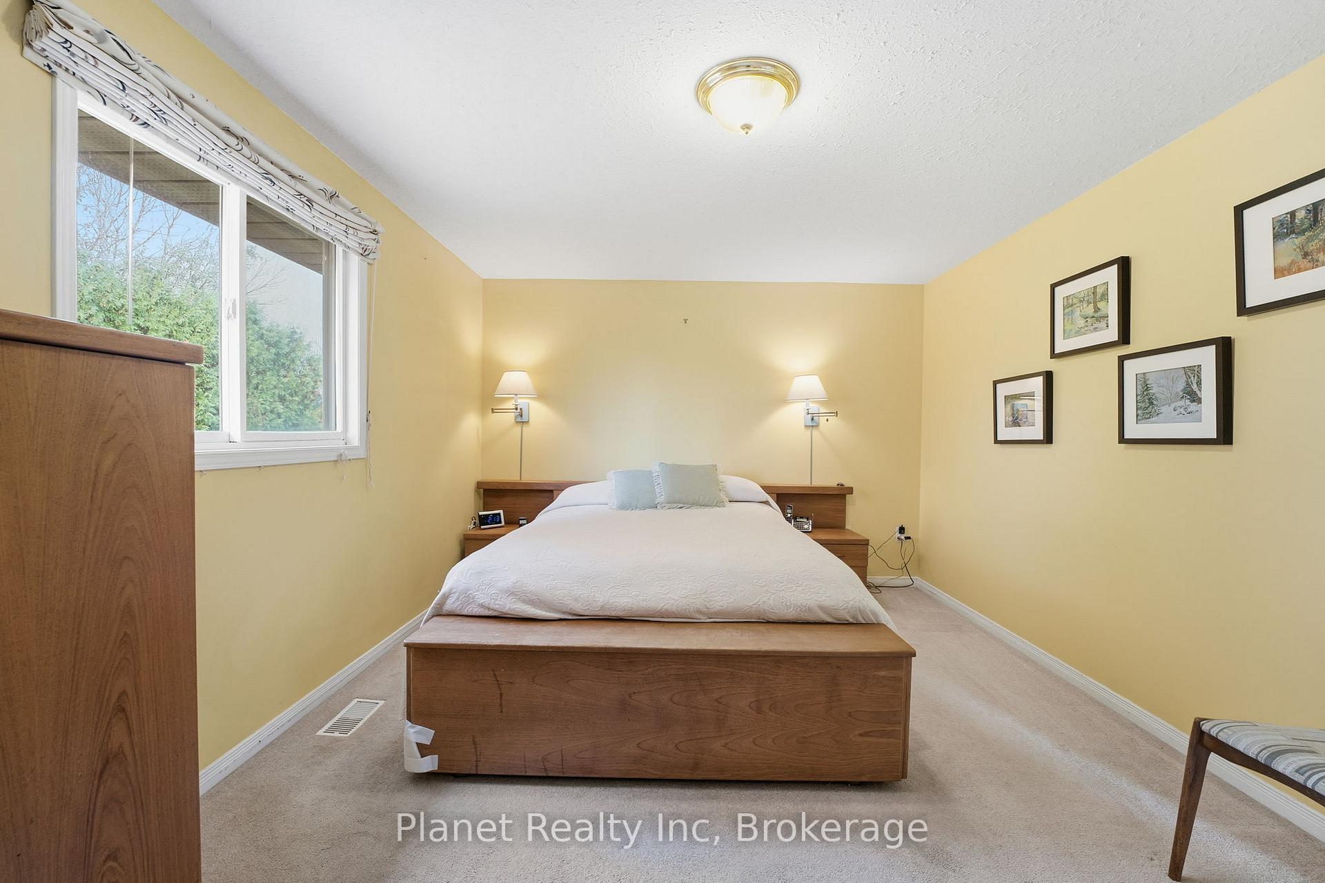 Photo 14 of 24 Fletcher Court, Guelph, Grange Road — HOMEH