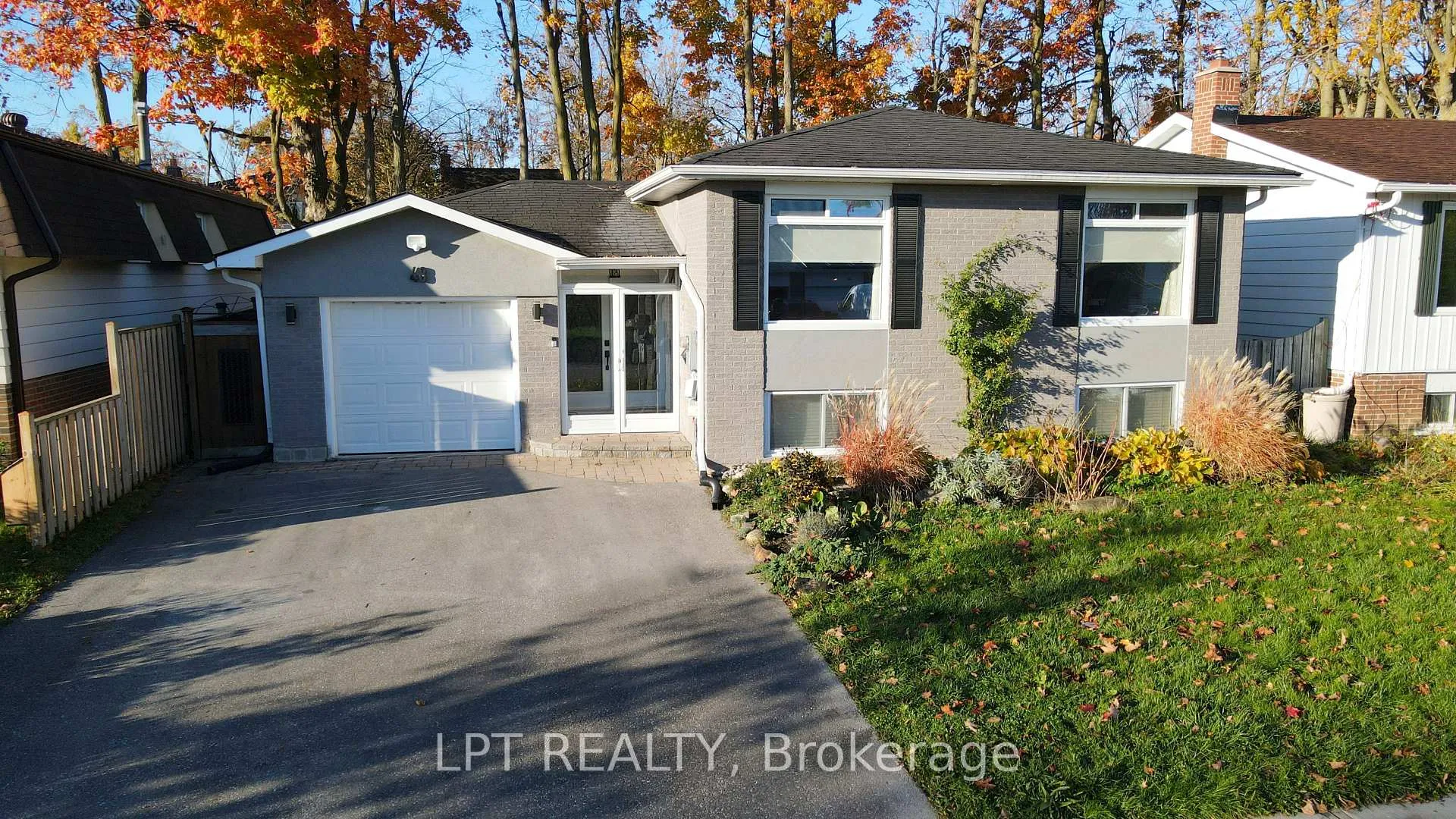 Photo 3 of 48 Maplehurst Crescent, Barrie, Cundles East — HOMEH