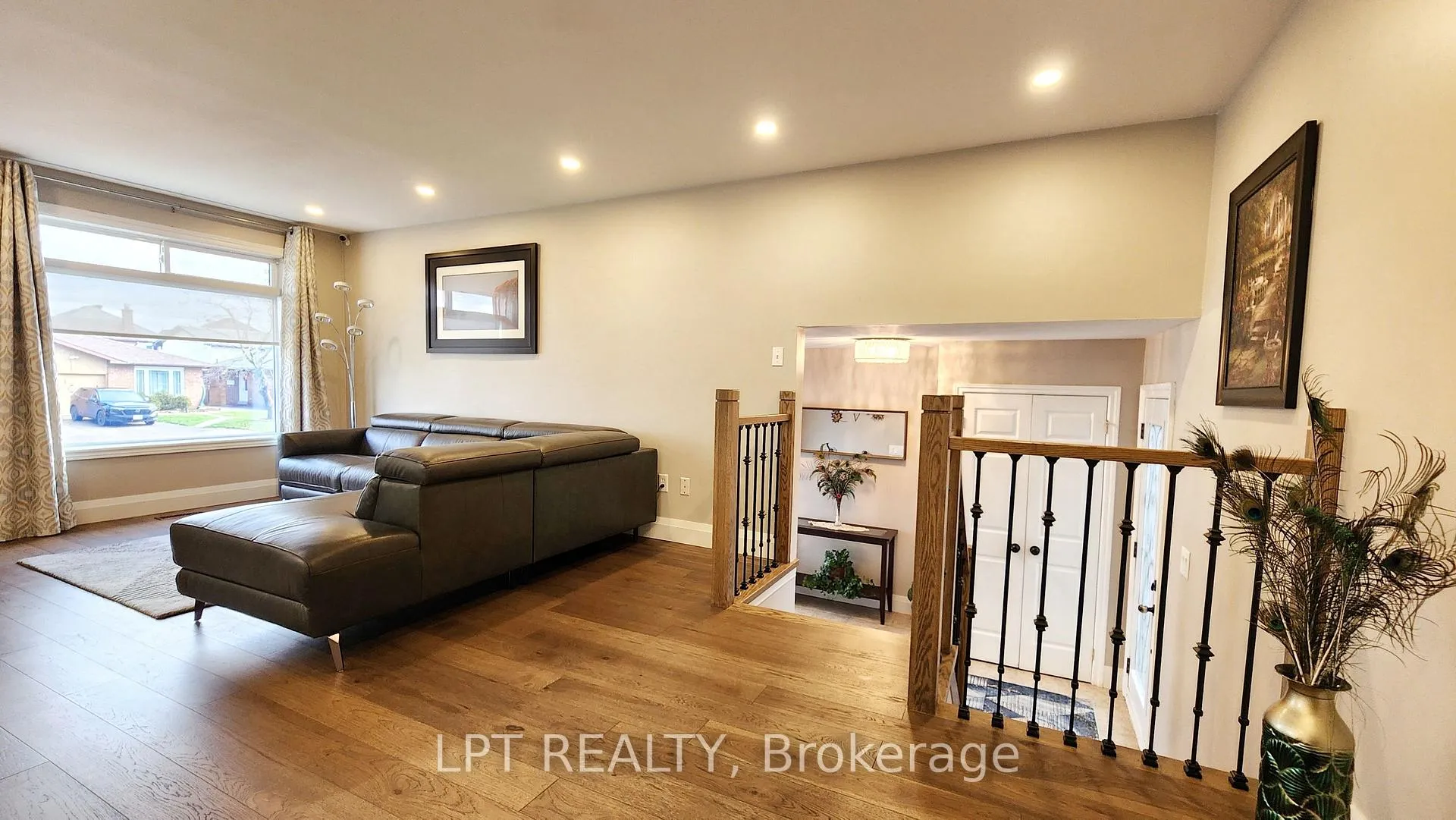 Photo 6 of 48 Maplehurst Crescent, Barrie, Cundles East — HOMEH