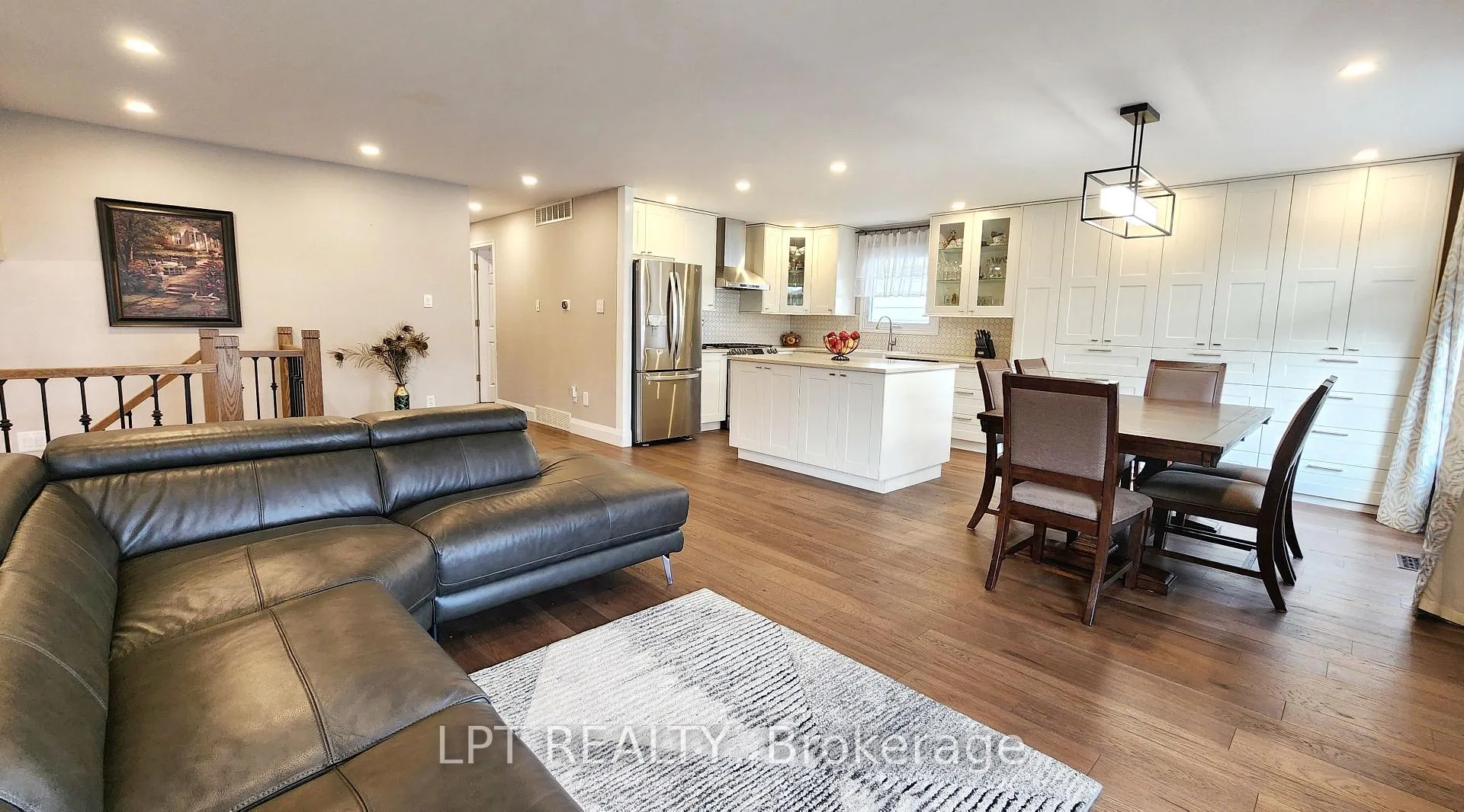 Photo 8 of 48 Maplehurst Crescent, Barrie, Cundles East — HOMEH