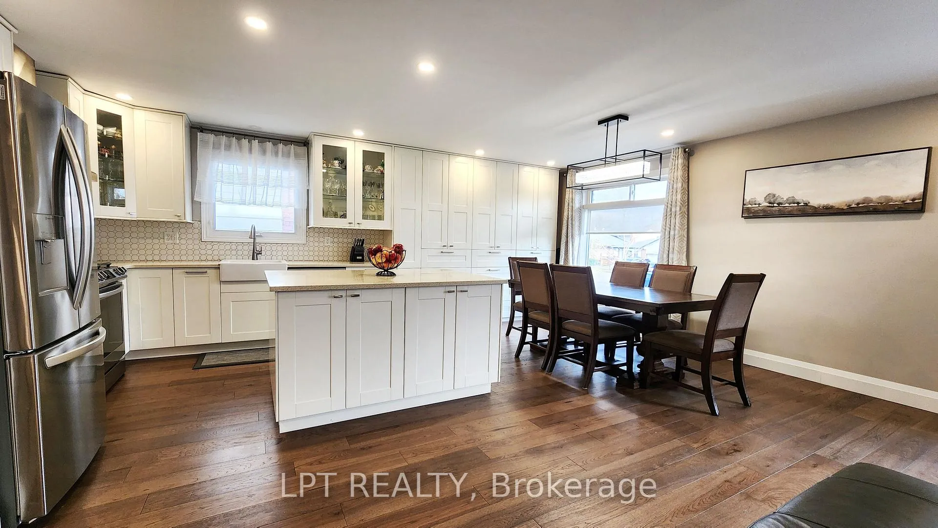 Photo 9 of 48 Maplehurst Crescent, Barrie, Cundles East — HOMEH