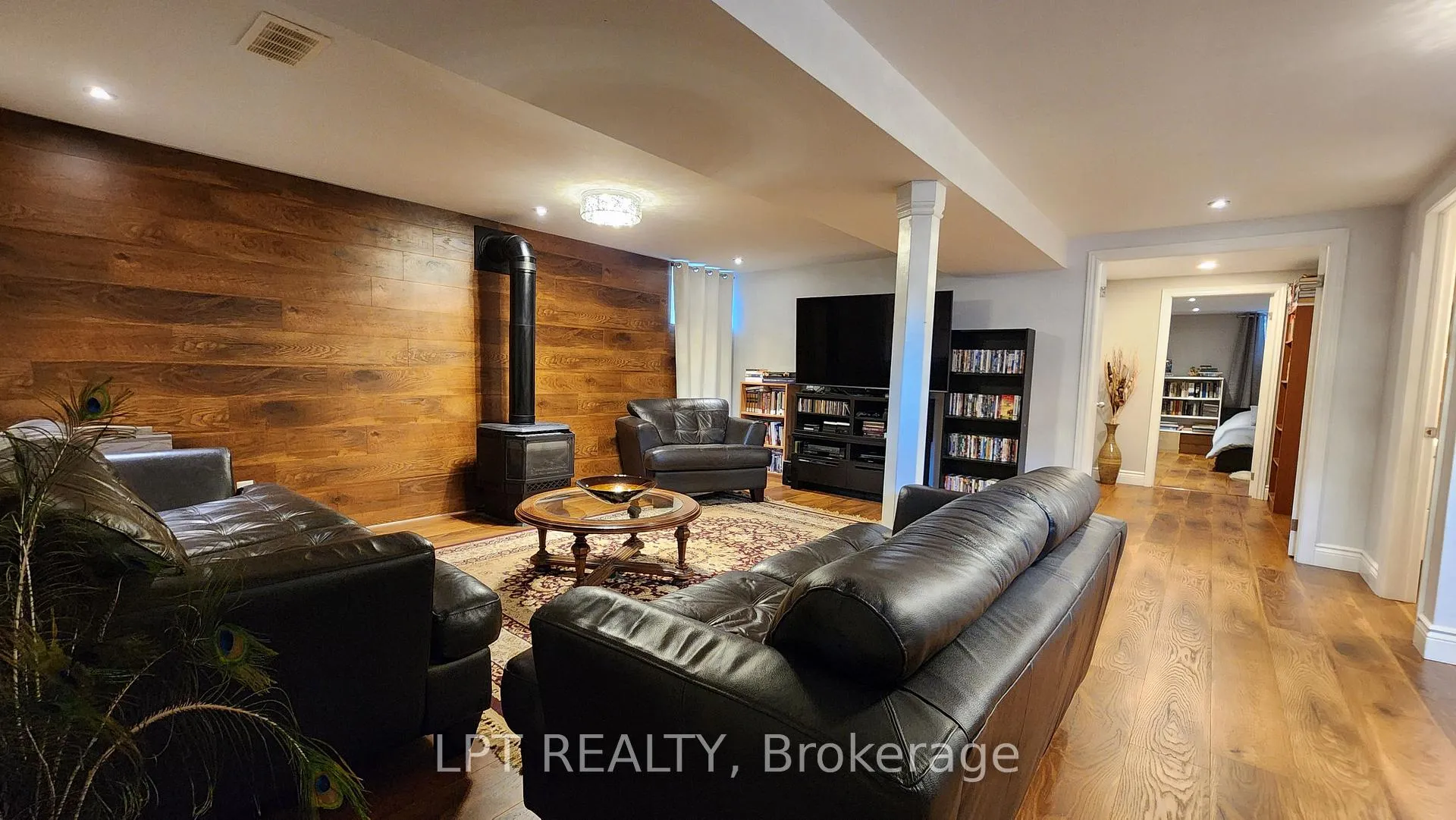 Photo 25 of 48 Maplehurst Crescent, Barrie, Cundles East — HOMEH