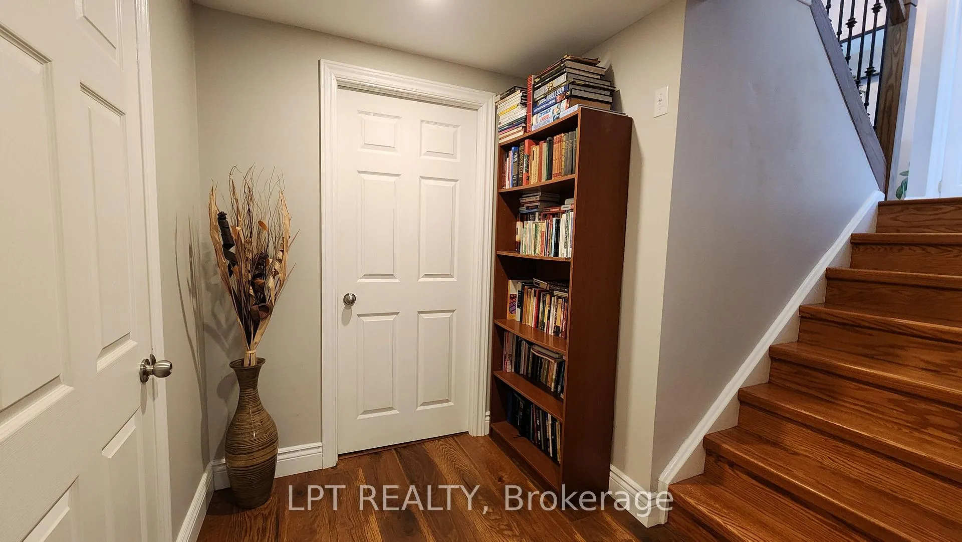 Photo 31 of 48 Maplehurst Crescent, Barrie, Cundles East — HOMEH
