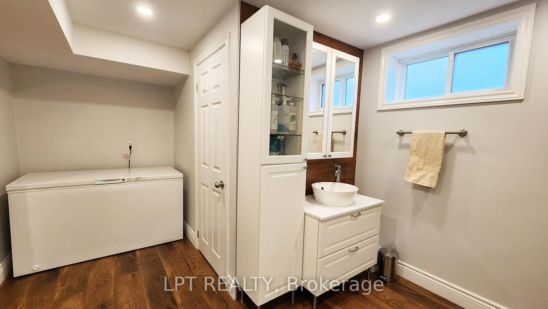 Photo 33 of 48 Maplehurst Crescent, Barrie, Cundles East — HOMEH