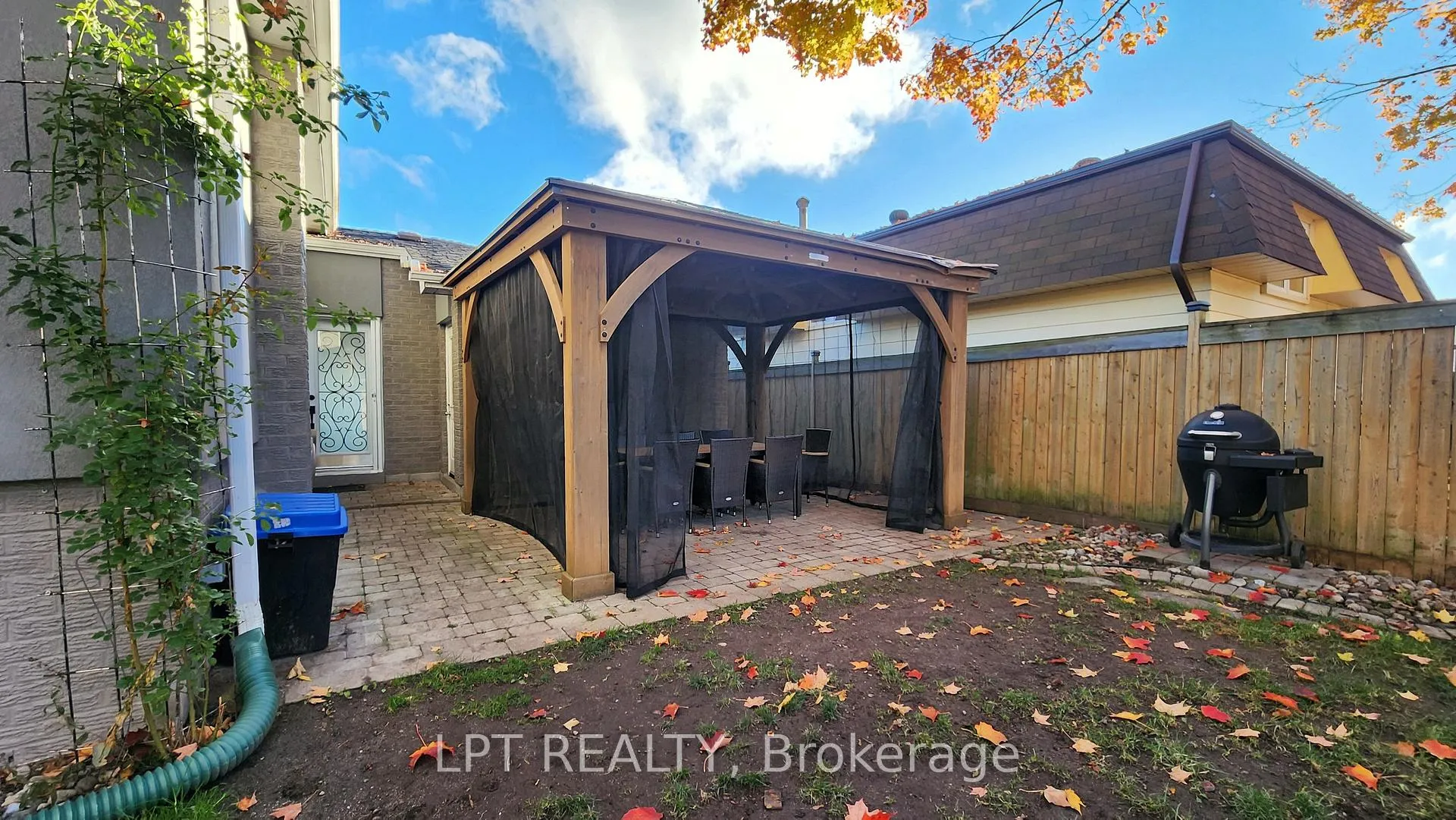 Photo 40 of 48 Maplehurst Crescent, Barrie, Cundles East — HOMEH