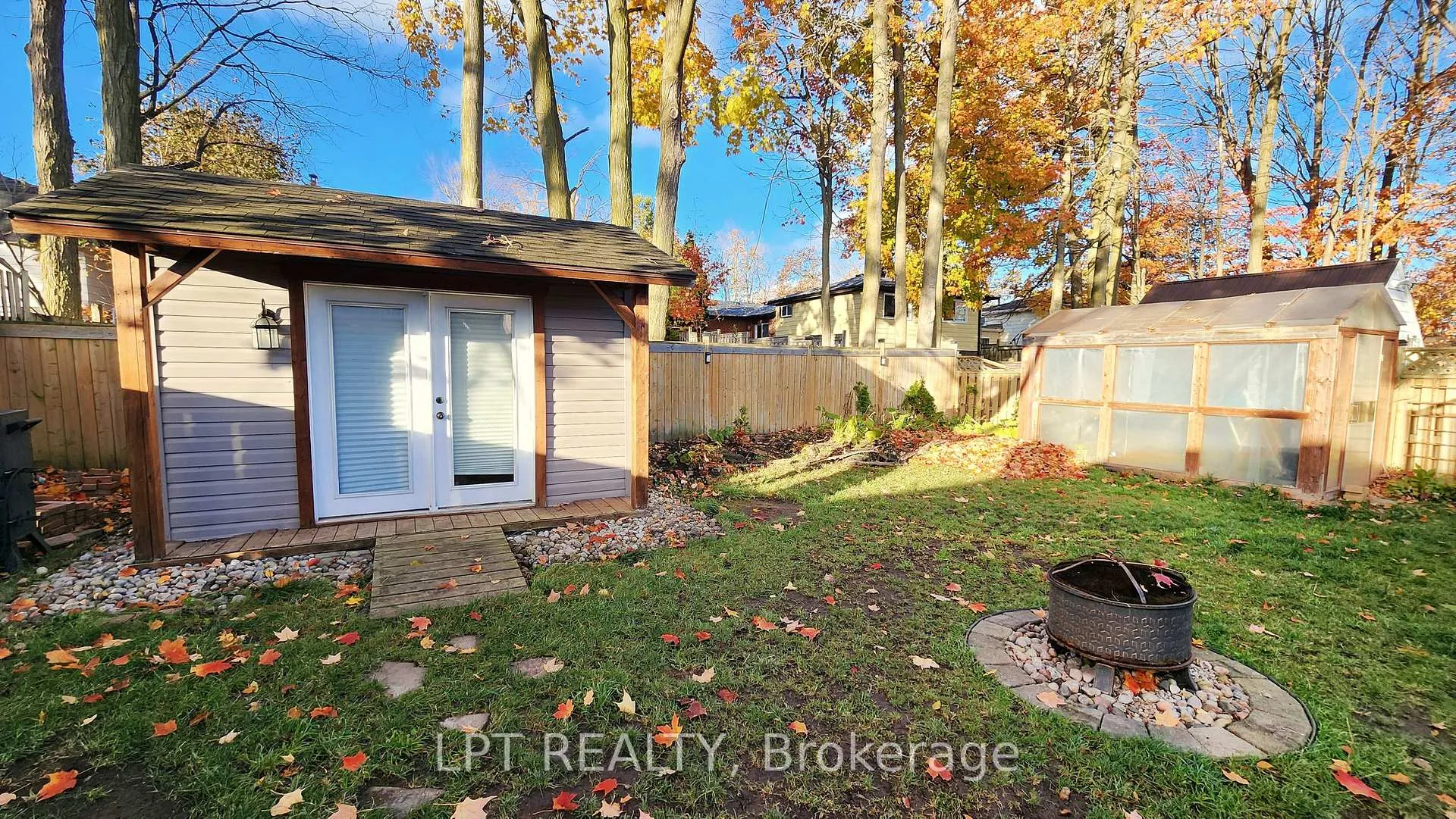 Photo 43 of 48 Maplehurst Crescent, Barrie, Cundles East — HOMEH