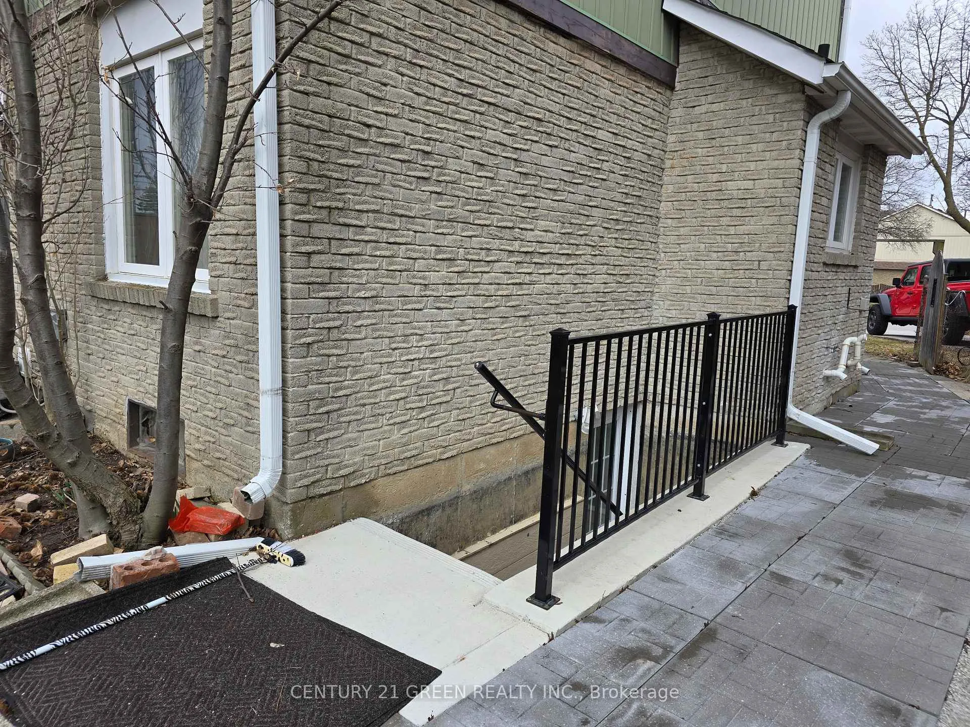 Photo 2 of Unit Bsmt, 34 Terryhill Square, Brampton, Heart Lake East — HOMEH