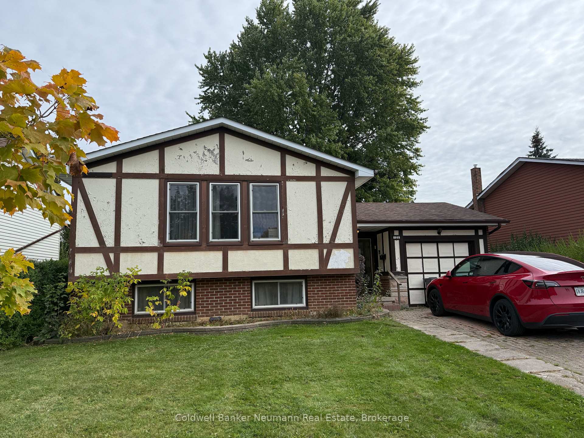 Photo 1 of 125 Queensdale Crescent, Guelph, Willow West/Sugarbush/West Acres — HOMEH