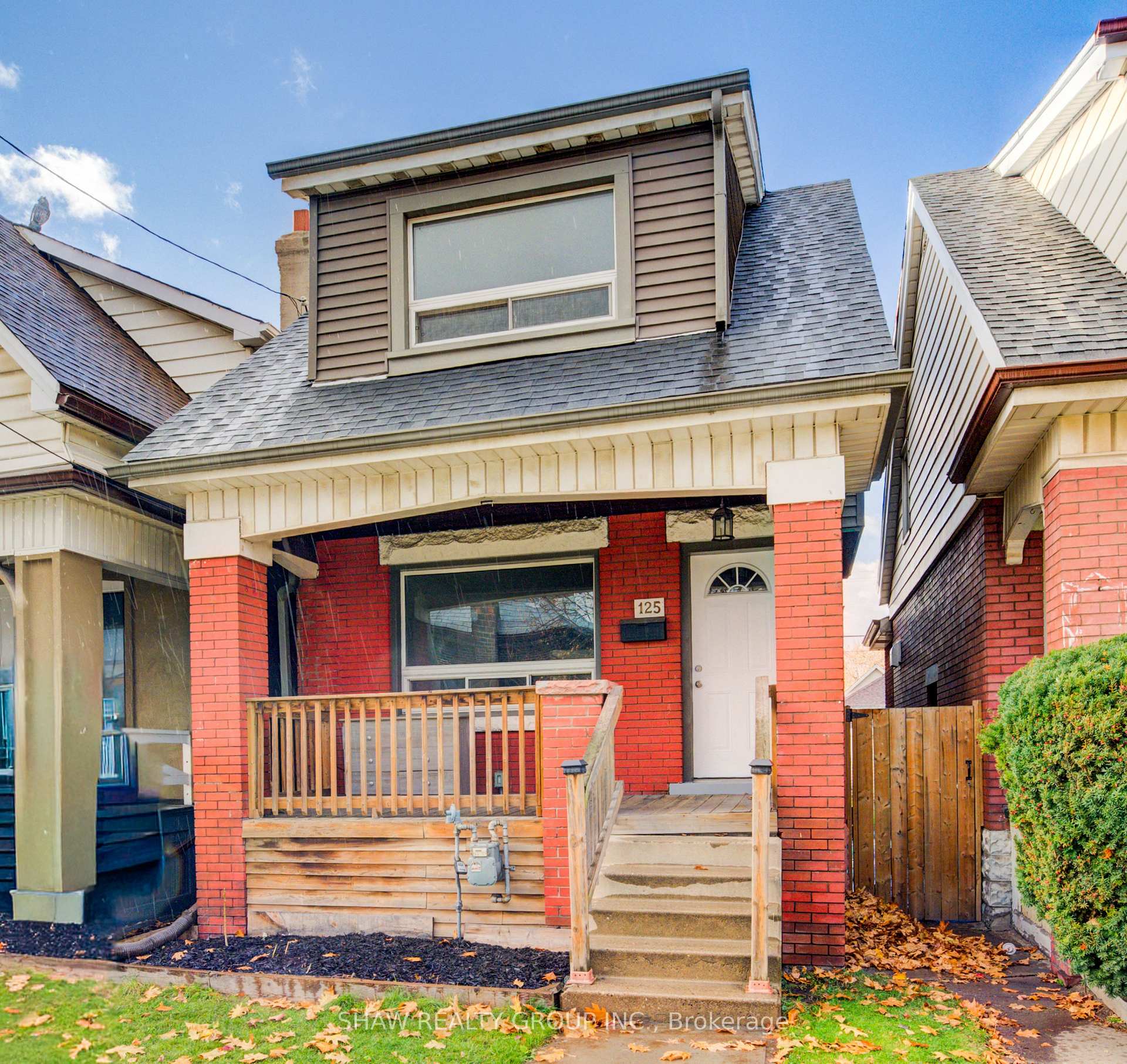 Photo 2 of 125 Melrose Avenue N, Hamilton, Stipley — HOMEH