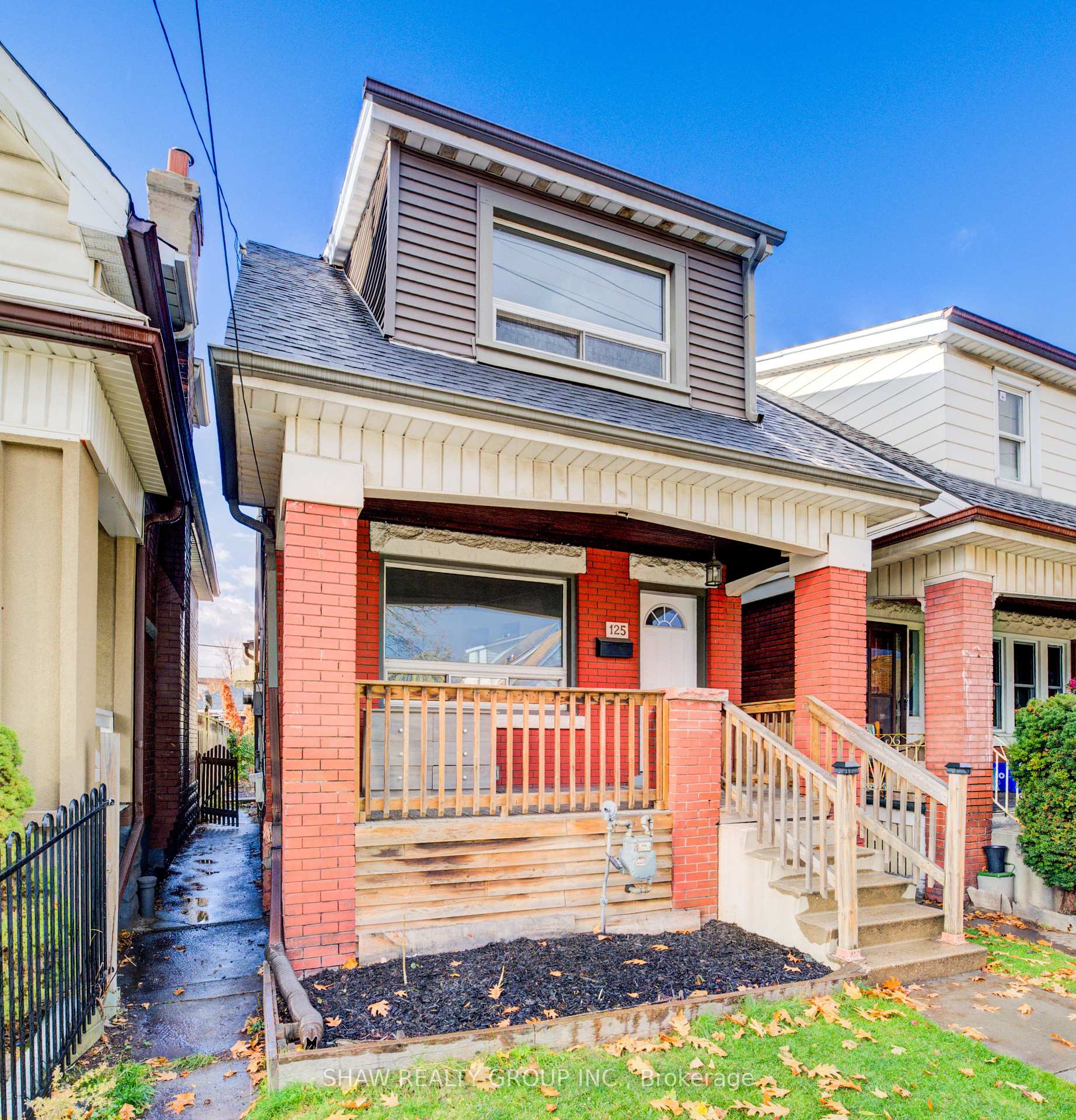 Photo 4 of 125 Melrose Avenue N, Hamilton, Stipley — HOMEH