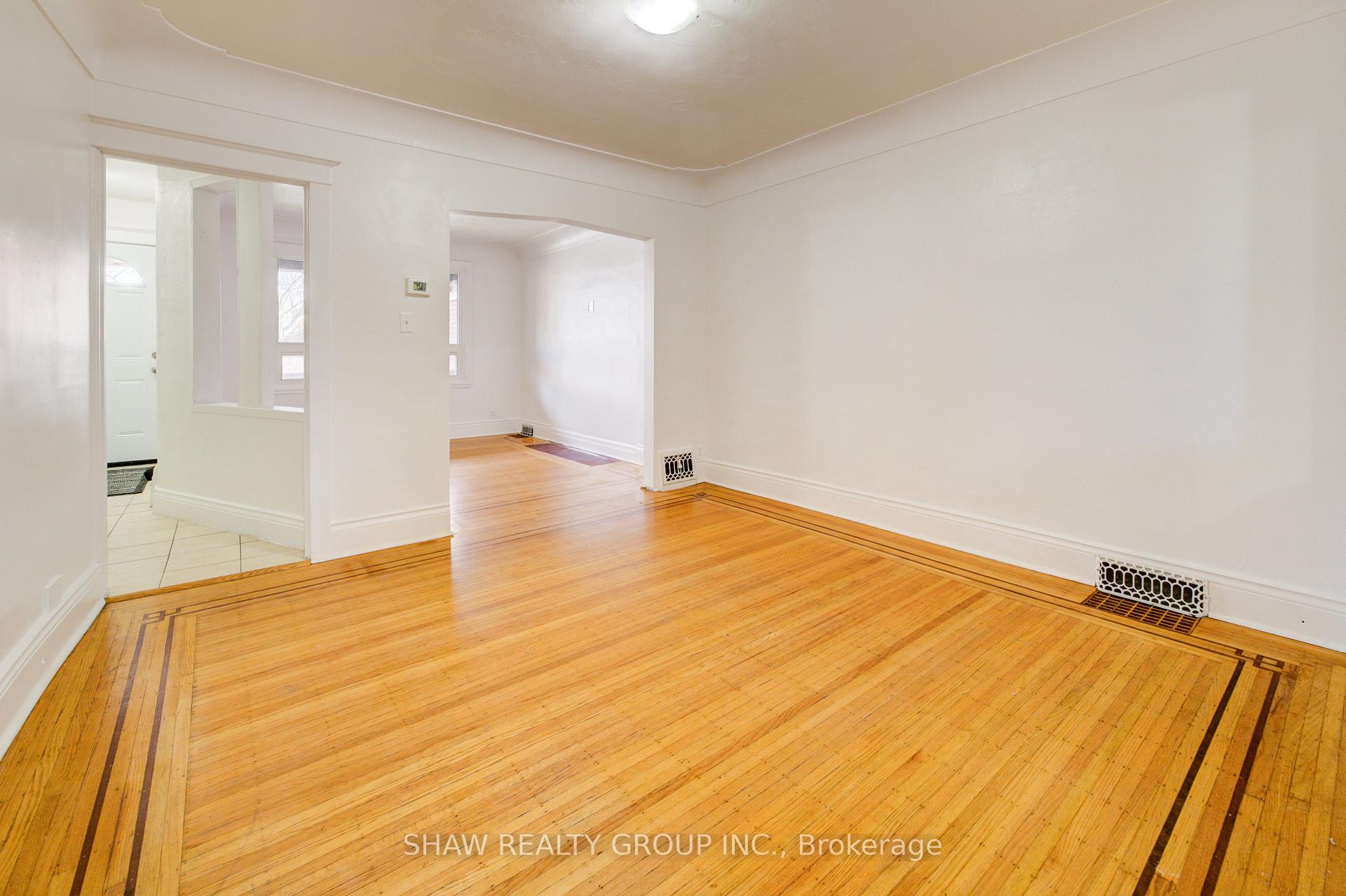 Photo 15 of 125 Melrose Avenue N, Hamilton, Stipley — HOMEH
