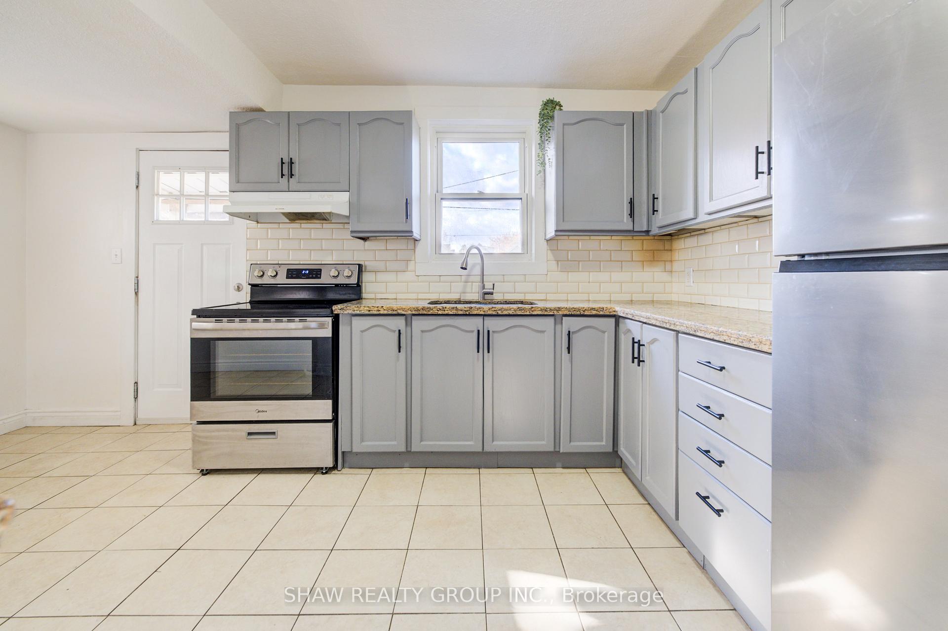 Photo 16 of 125 Melrose Avenue N, Hamilton, Stipley — HOMEH