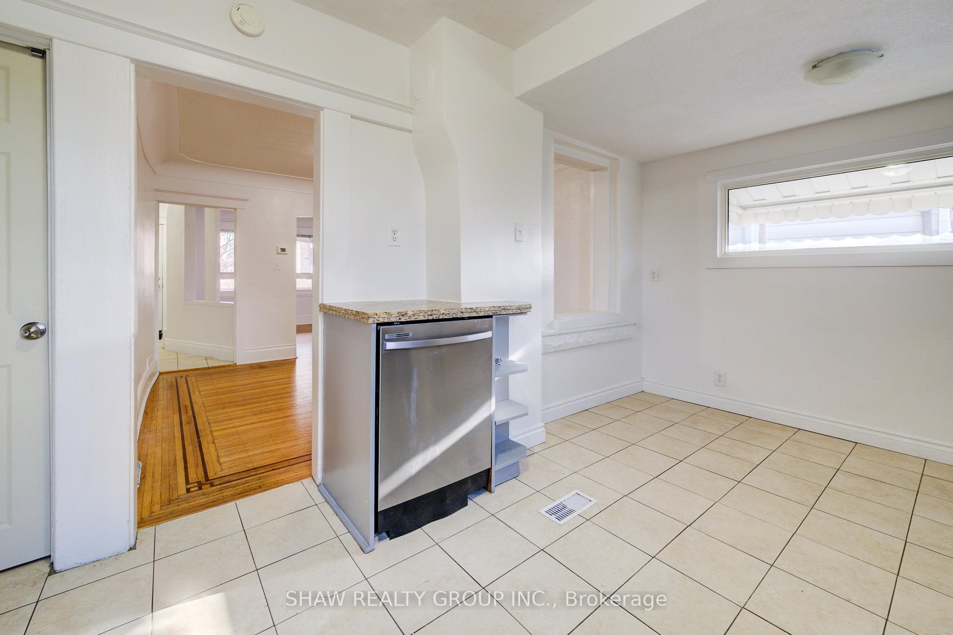 Photo 20 of 125 Melrose Avenue N, Hamilton, Stipley — HOMEH