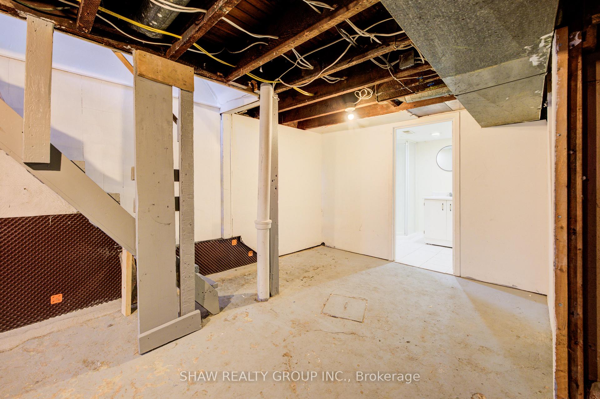 Photo 32 of 125 Melrose Avenue N, Hamilton, Stipley — HOMEH