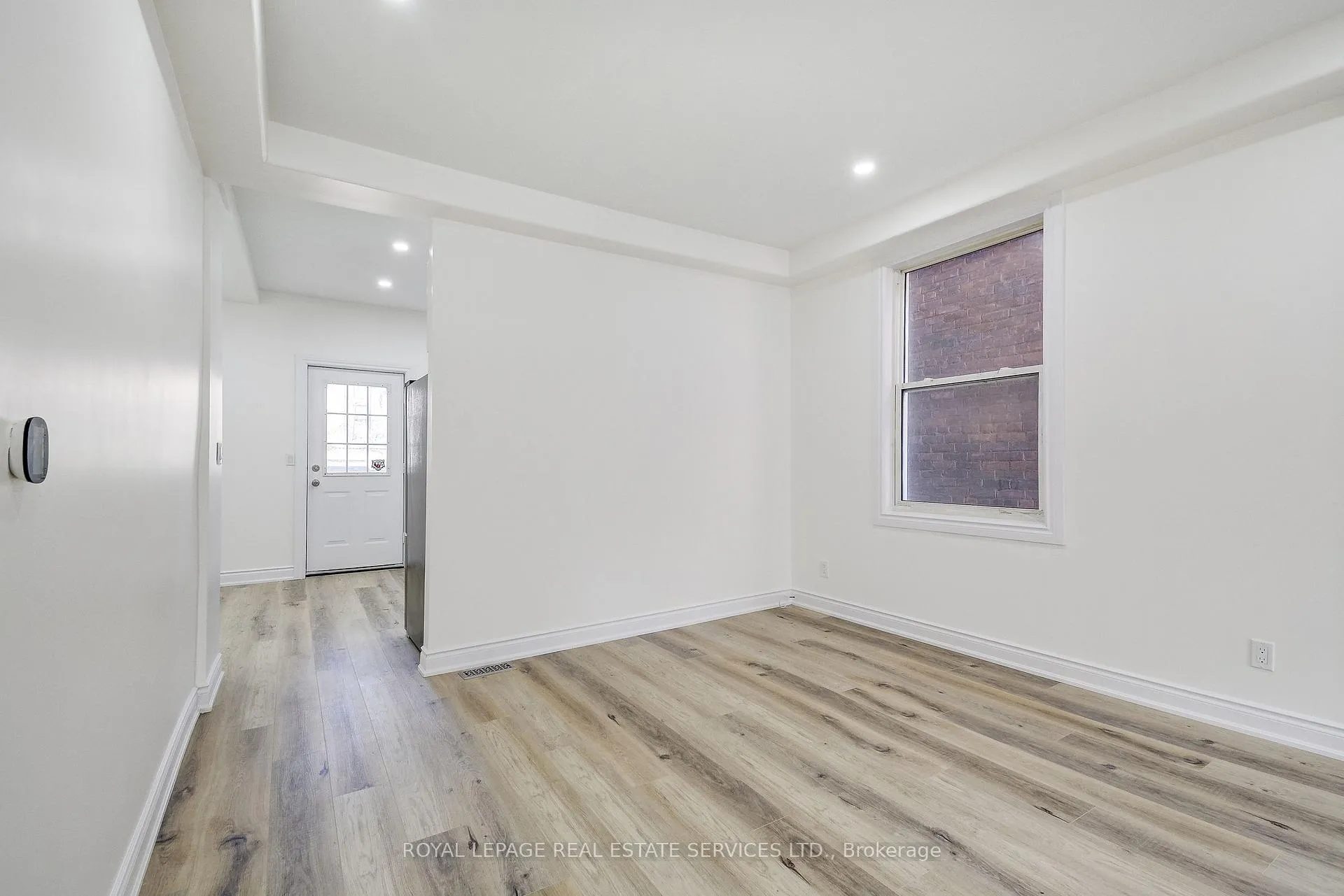 Photo 5 of 35 Fairleigh Avenue N, Hamilton, Gibson — HOMEH