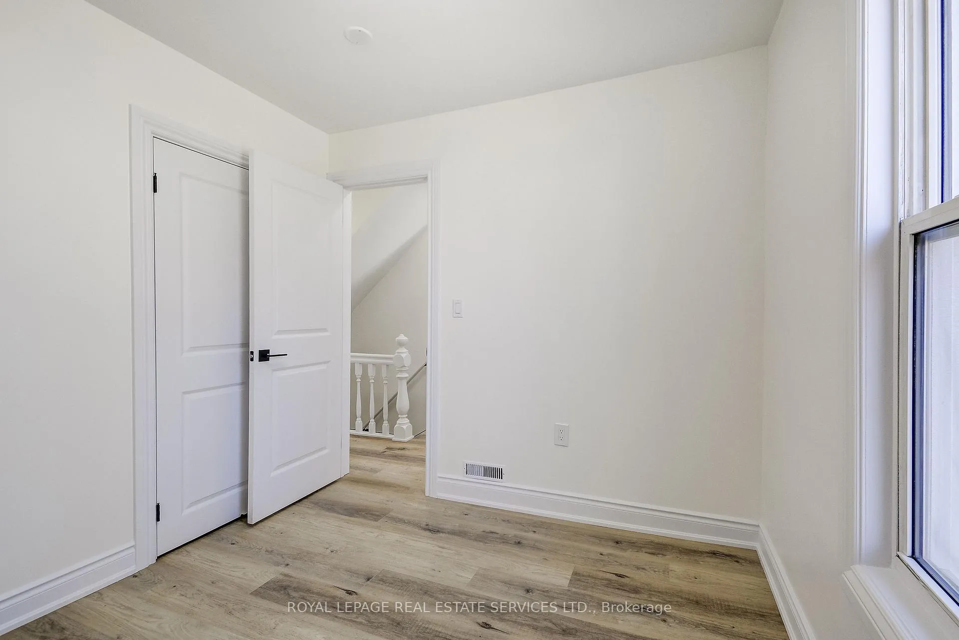 Photo 13 of 35 Fairleigh Avenue N, Hamilton, Gibson — HOMEH