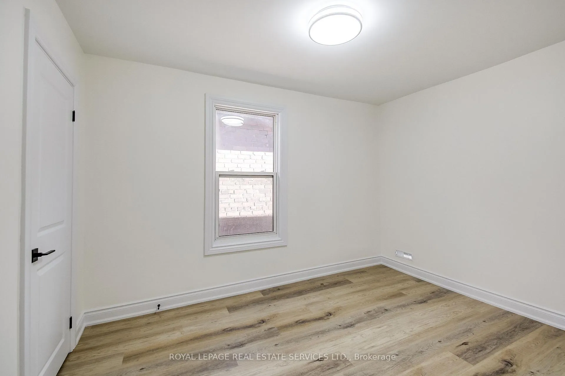 Photo 15 of 35 Fairleigh Avenue N, Hamilton, Gibson — HOMEH