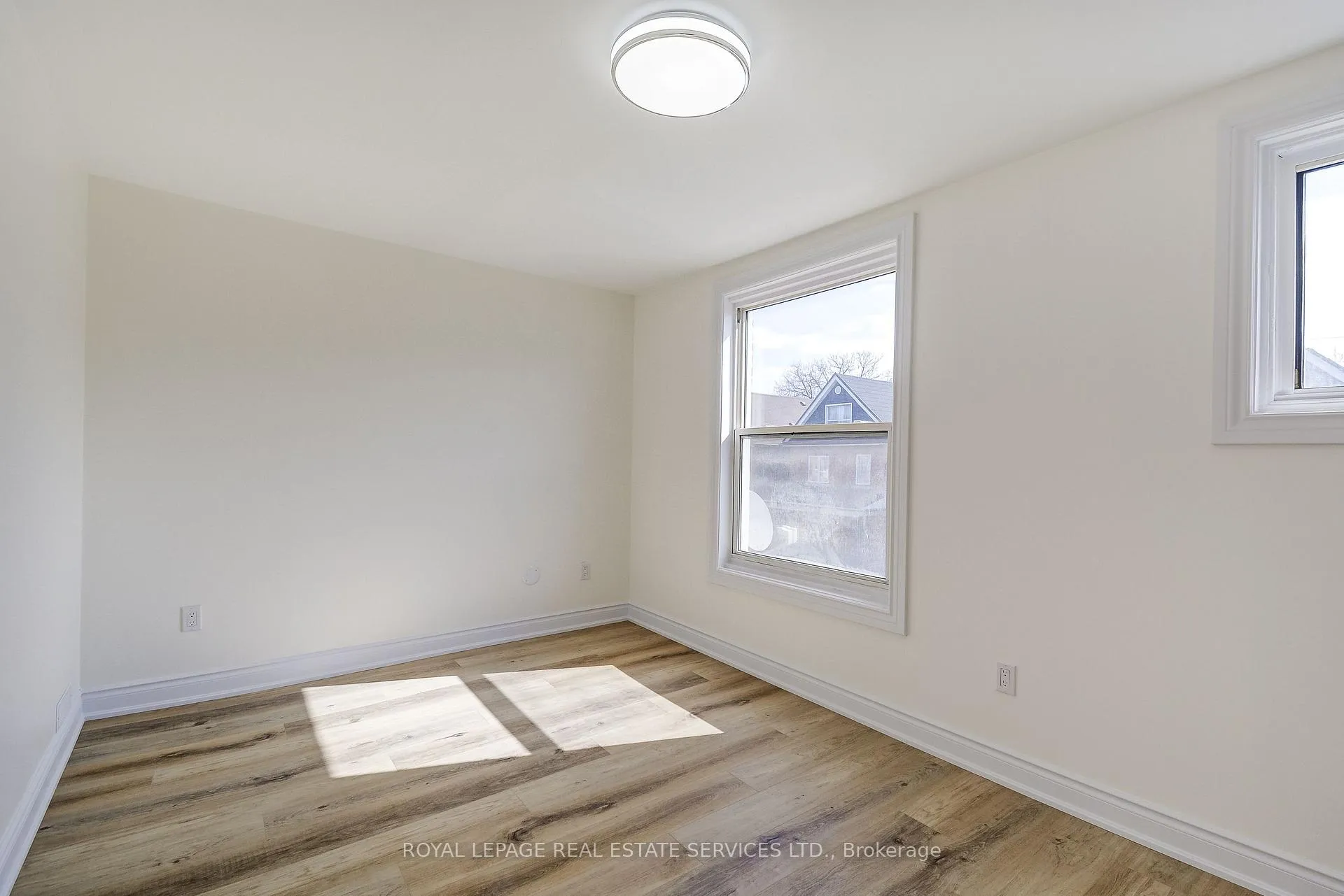Photo 18 of 35 Fairleigh Avenue N, Hamilton, Gibson — HOMEH