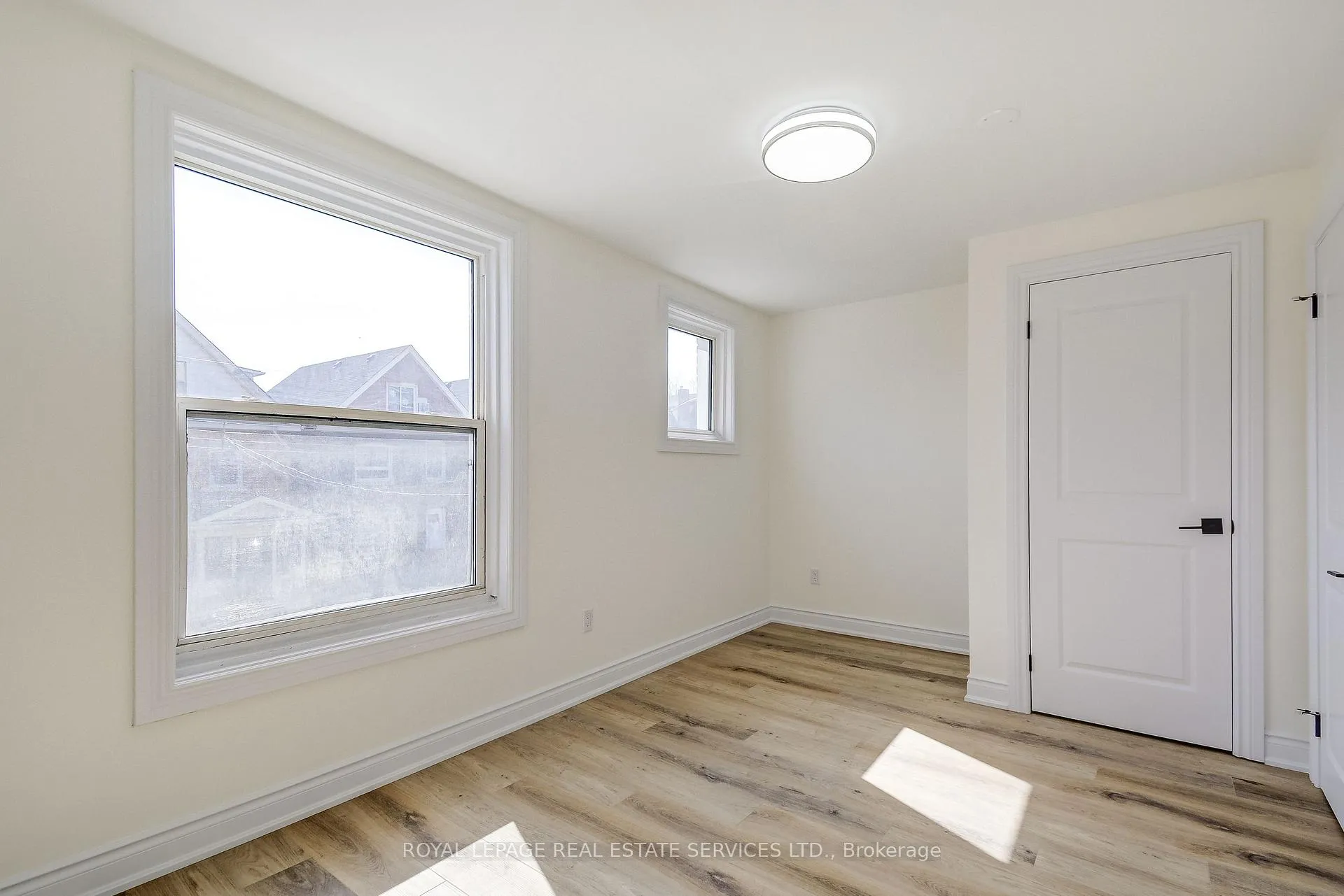 Photo 19 of 35 Fairleigh Avenue N, Hamilton, Gibson — HOMEH
