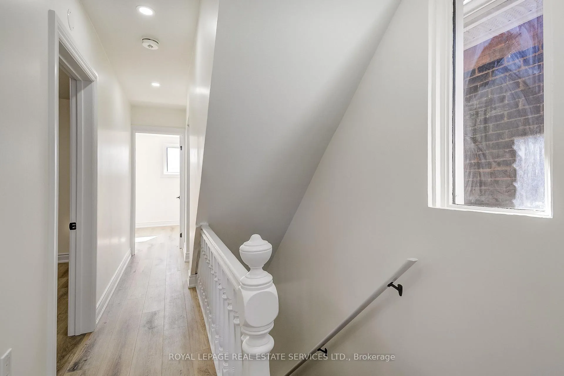 Photo 24 of 35 Fairleigh Avenue N, Hamilton, Gibson — HOMEH