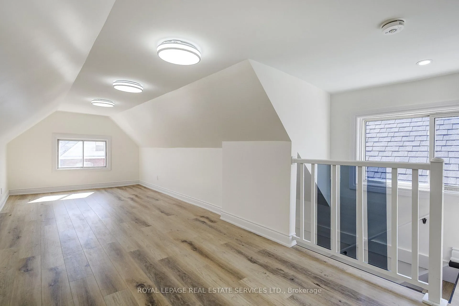 Photo 26 of 35 Fairleigh Avenue N, Hamilton, Gibson — HOMEH