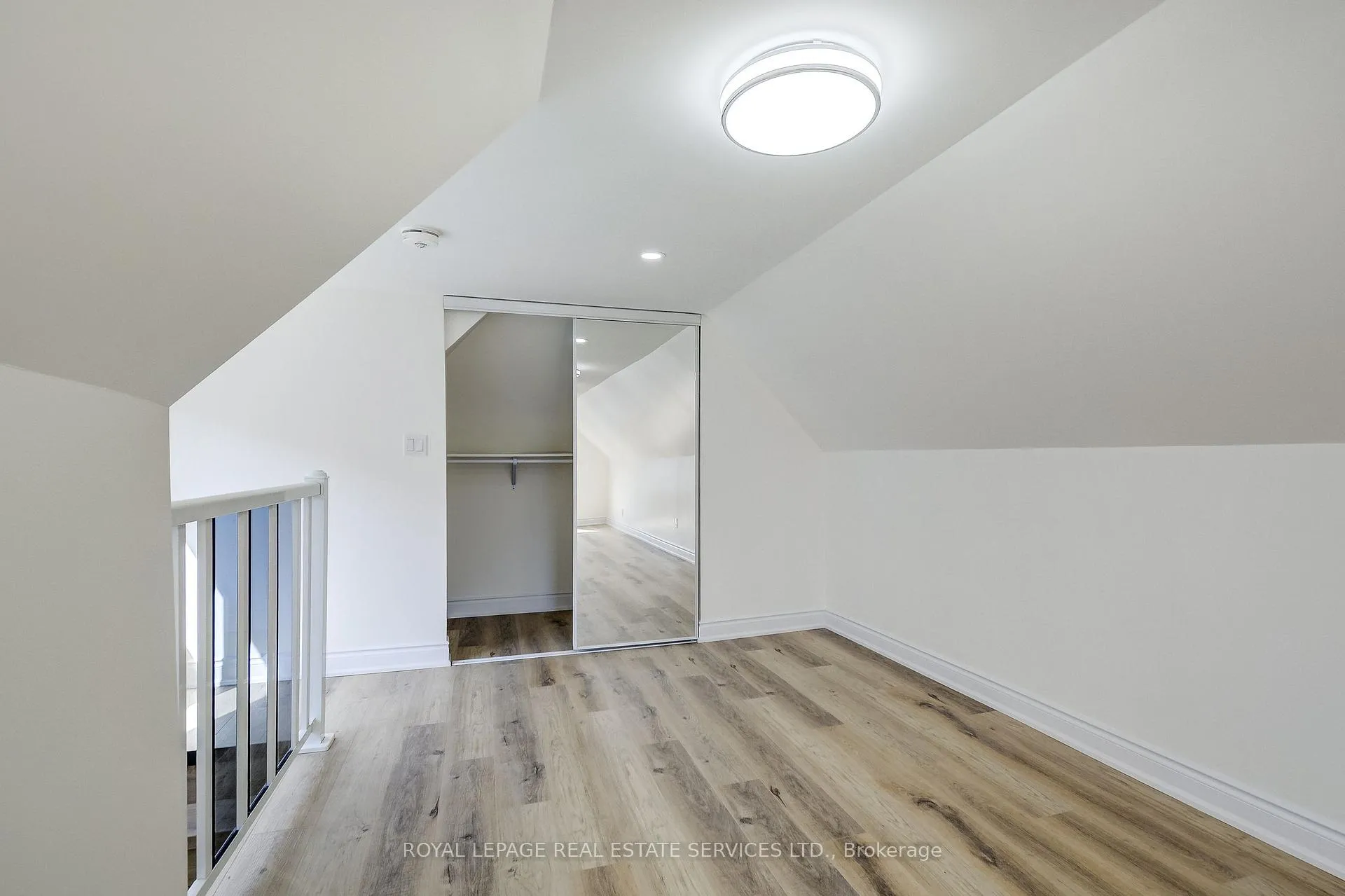 Photo 28 of 35 Fairleigh Avenue N, Hamilton, Gibson — HOMEH